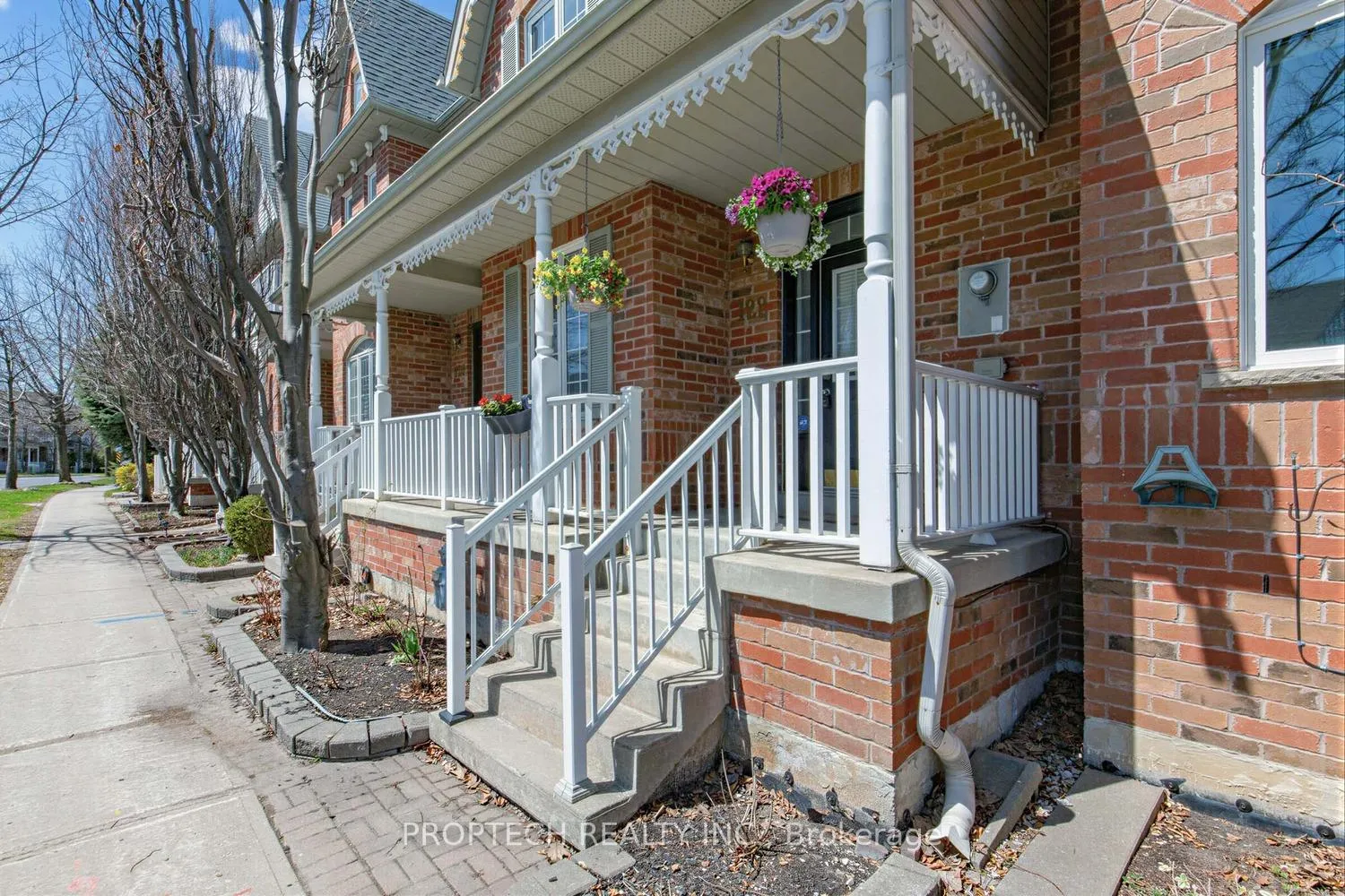 Photo 2 of 122 The Fairways, Markham, Angus Glen — HOMEH
