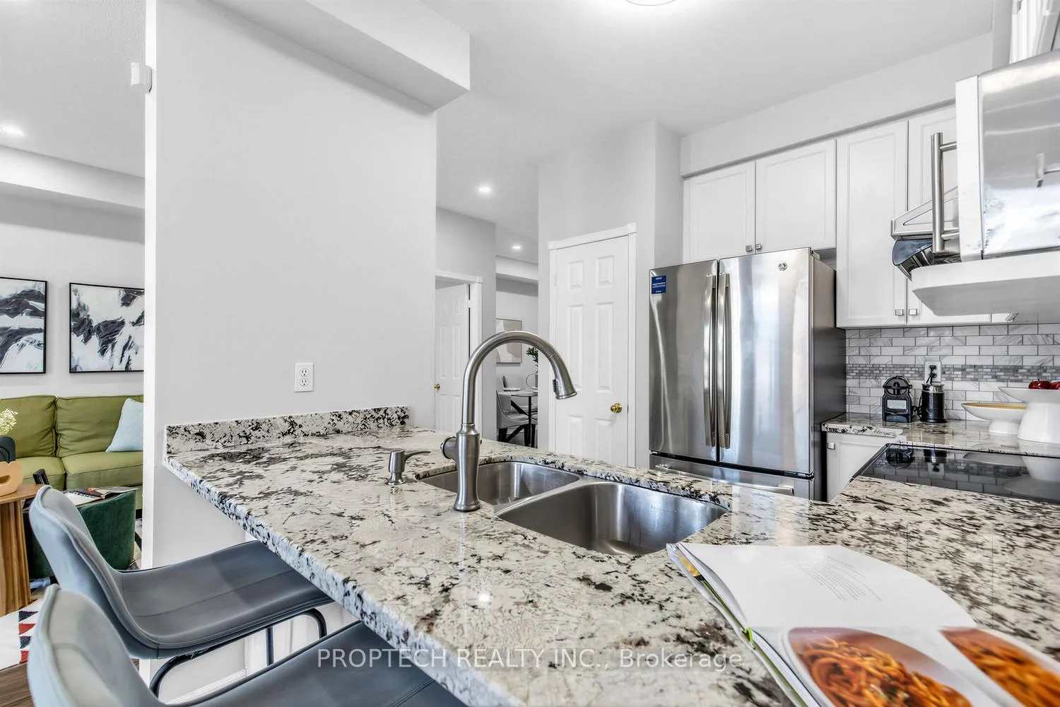 Photo 22 of 122 The Fairways, Markham, Angus Glen — HOMEH