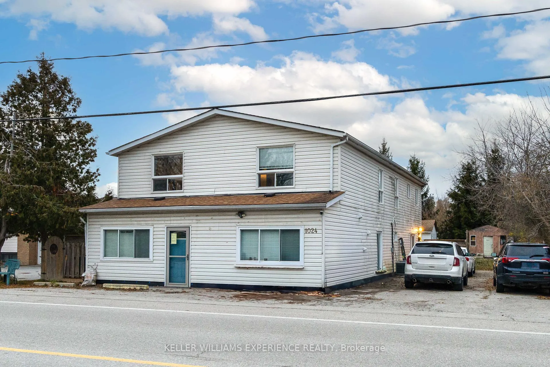 Photo 2 of 1024 Ewart Street, Innisfil, Rural Innisfil — HOMEH