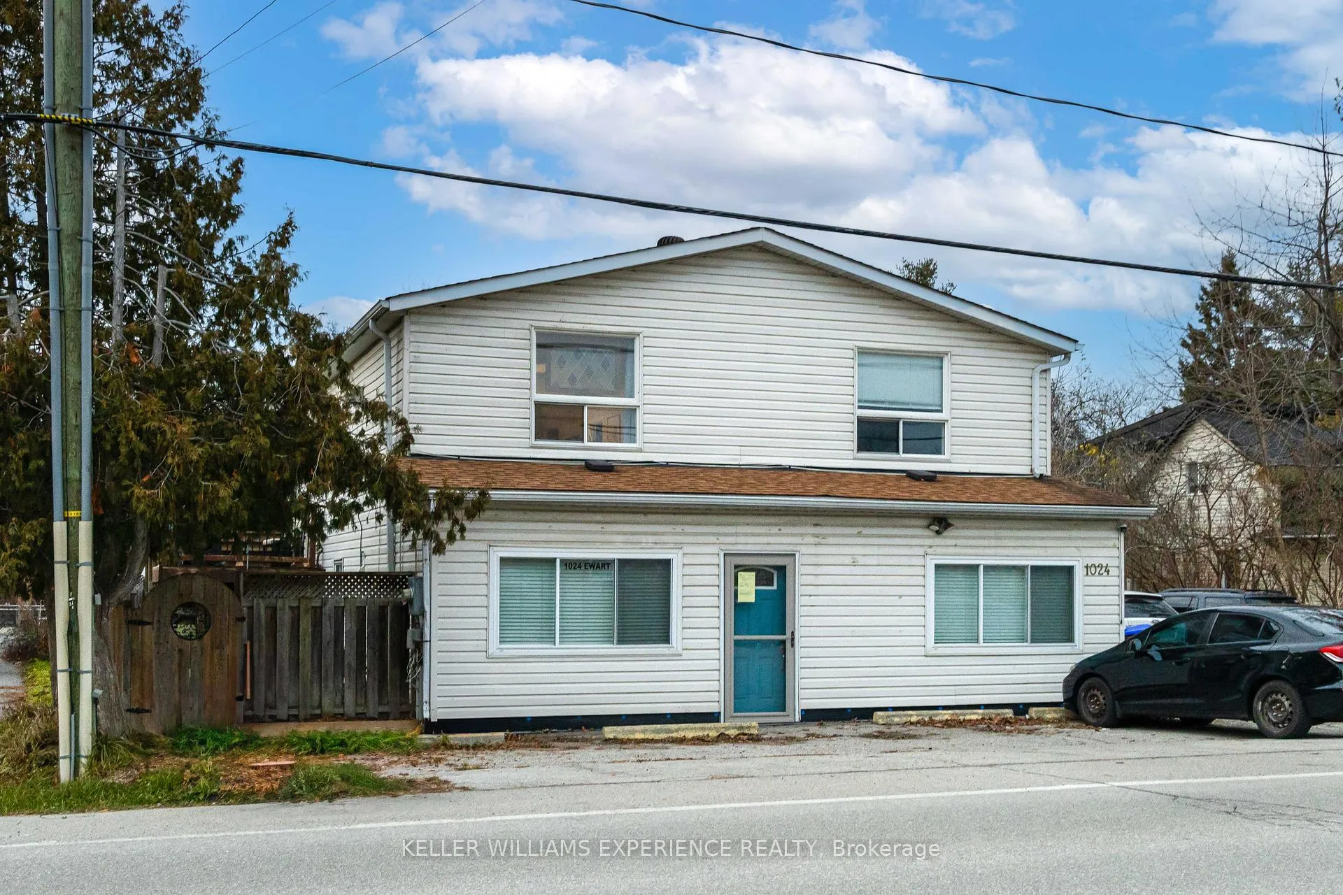 Photo 3 of 1024 Ewart Street, Innisfil, Rural Innisfil — HOMEH