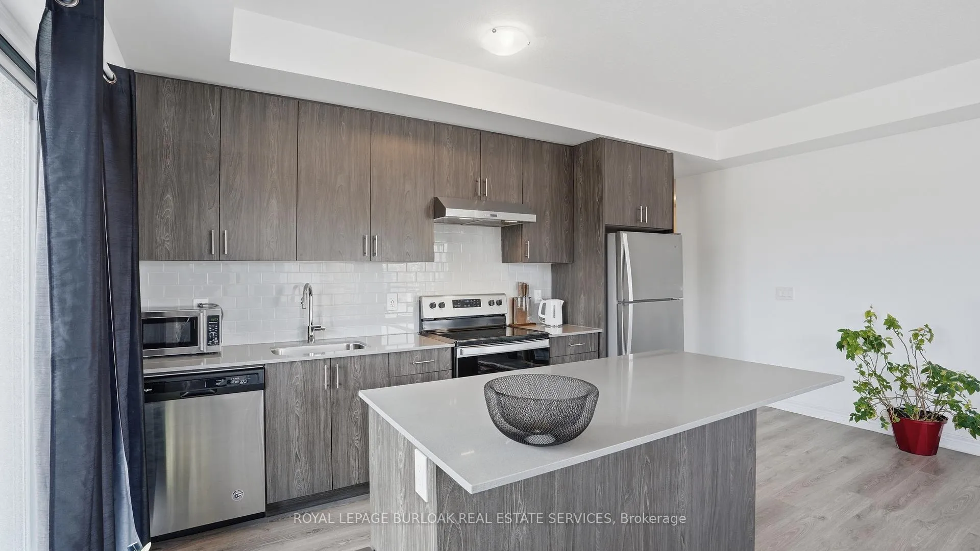 Photo 6 of Unit 214, 121 Highway 8, Hamilton, Stoney Creek — HOMEH