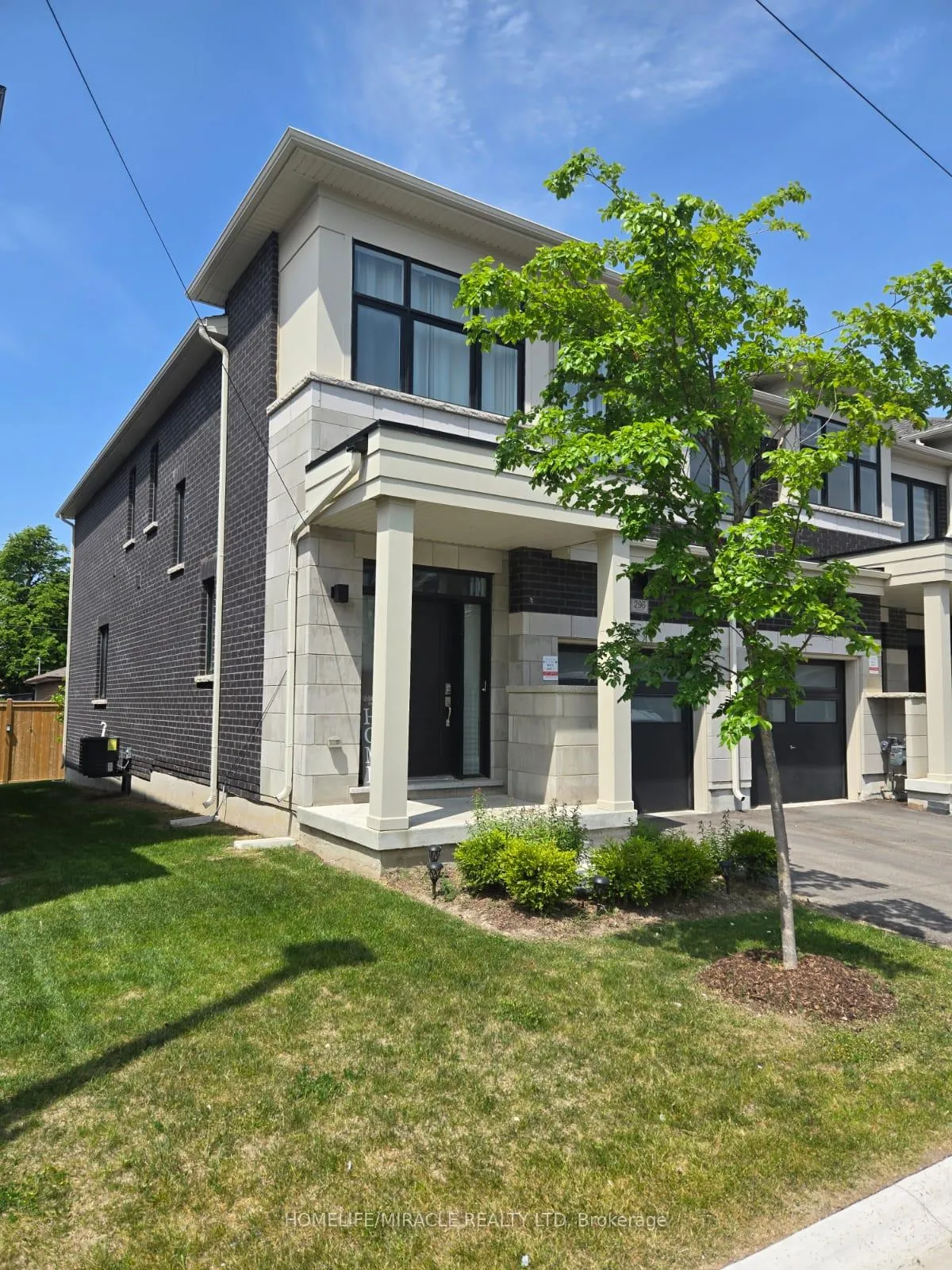 Photo 2 of 296 Okanagan Path, Oshawa, Donevan — HOMEH