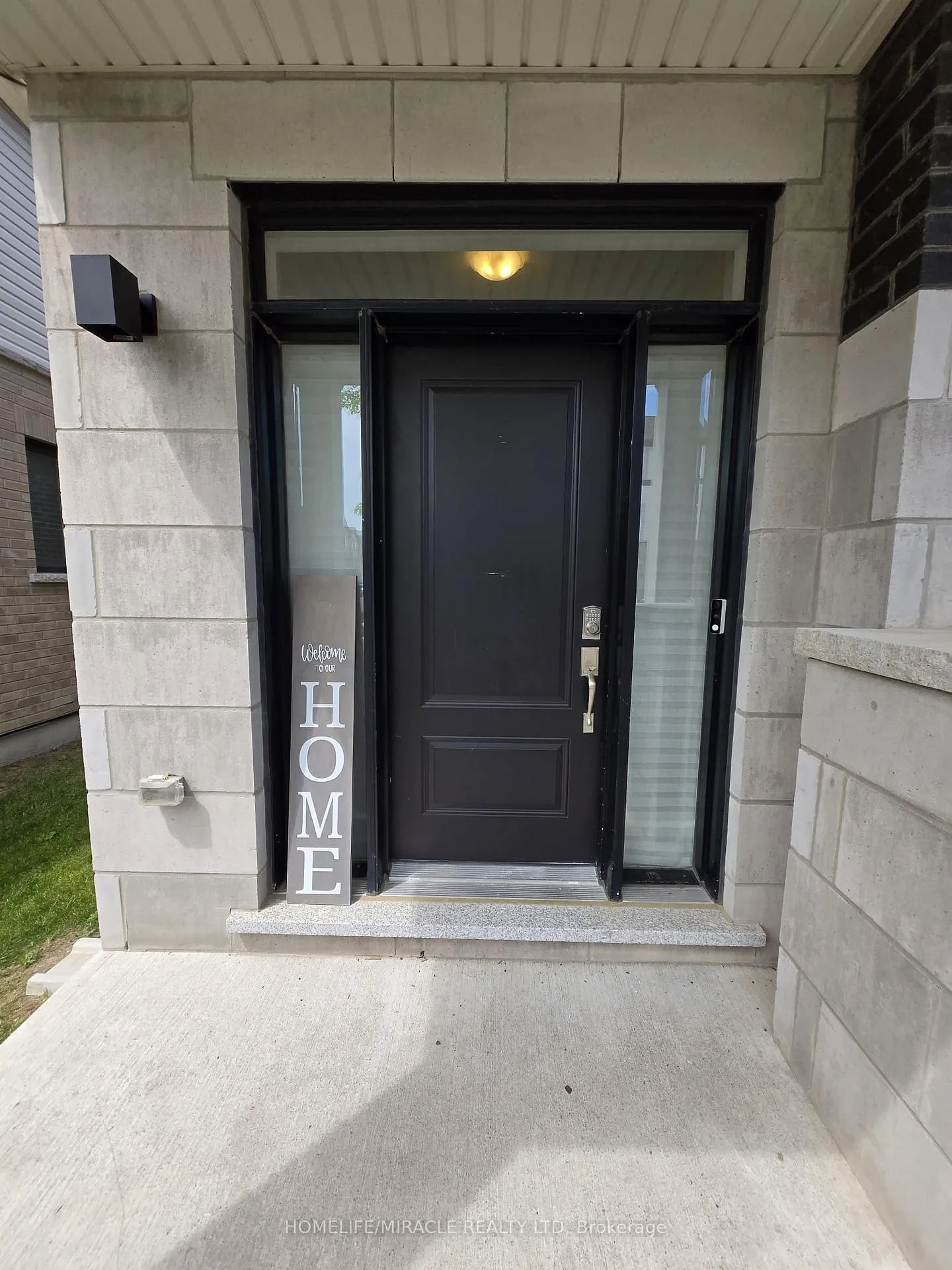 Photo 3 of 296 Okanagan Path, Oshawa, Donevan — HOMEH