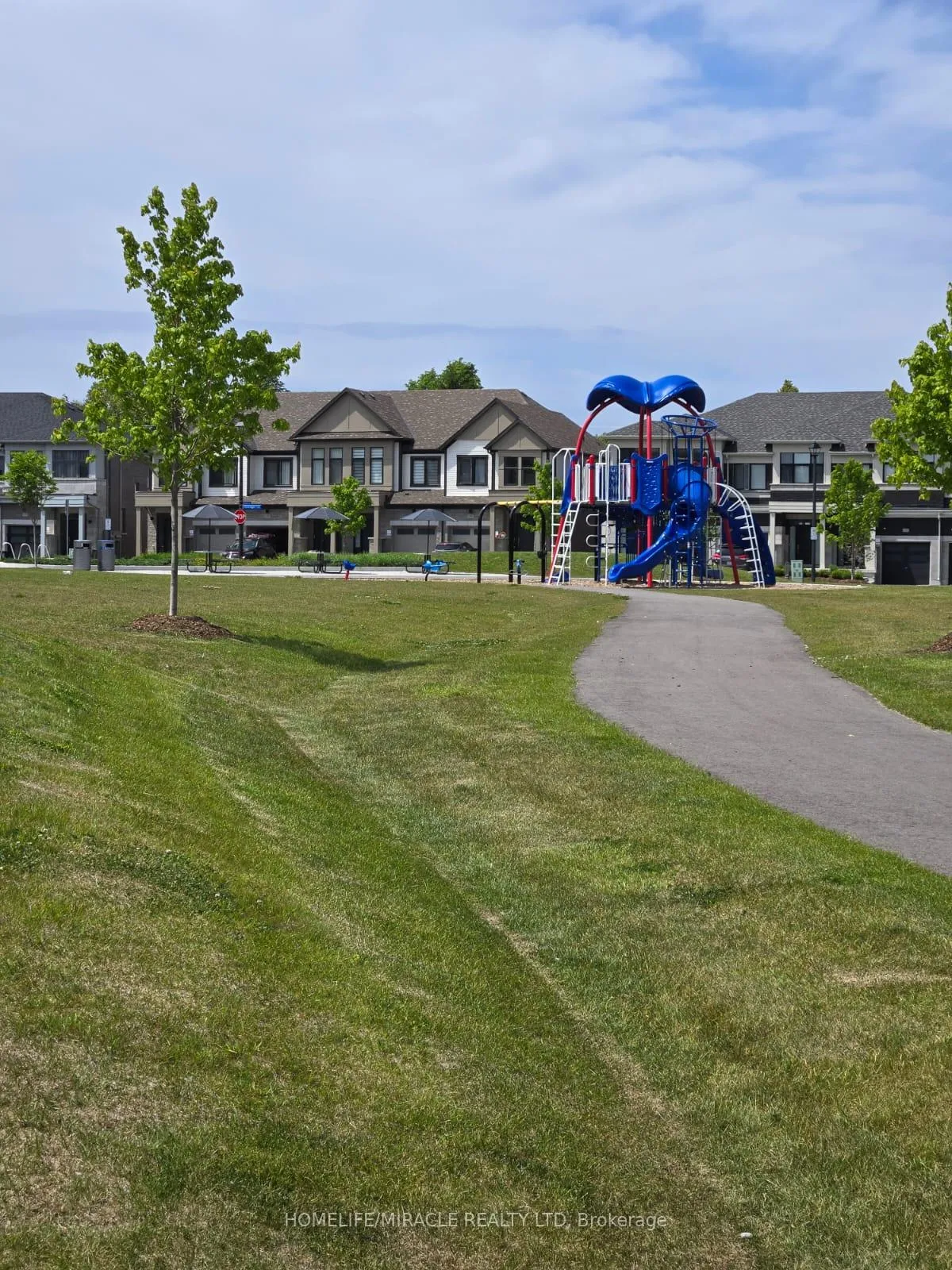 Photo 37 of 296 Okanagan Path, Oshawa, Donevan — HOMEH