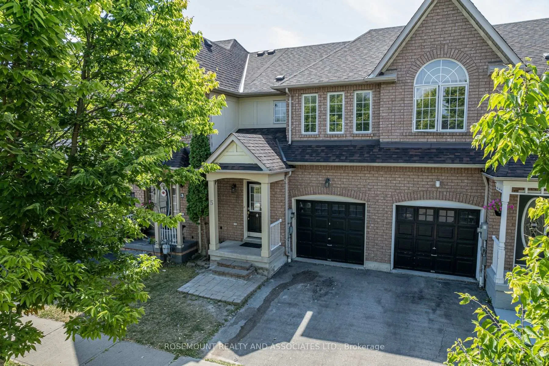 Photo 2 of 5 Playfair Road, Whitby, Downtown Whitby — HOMEH