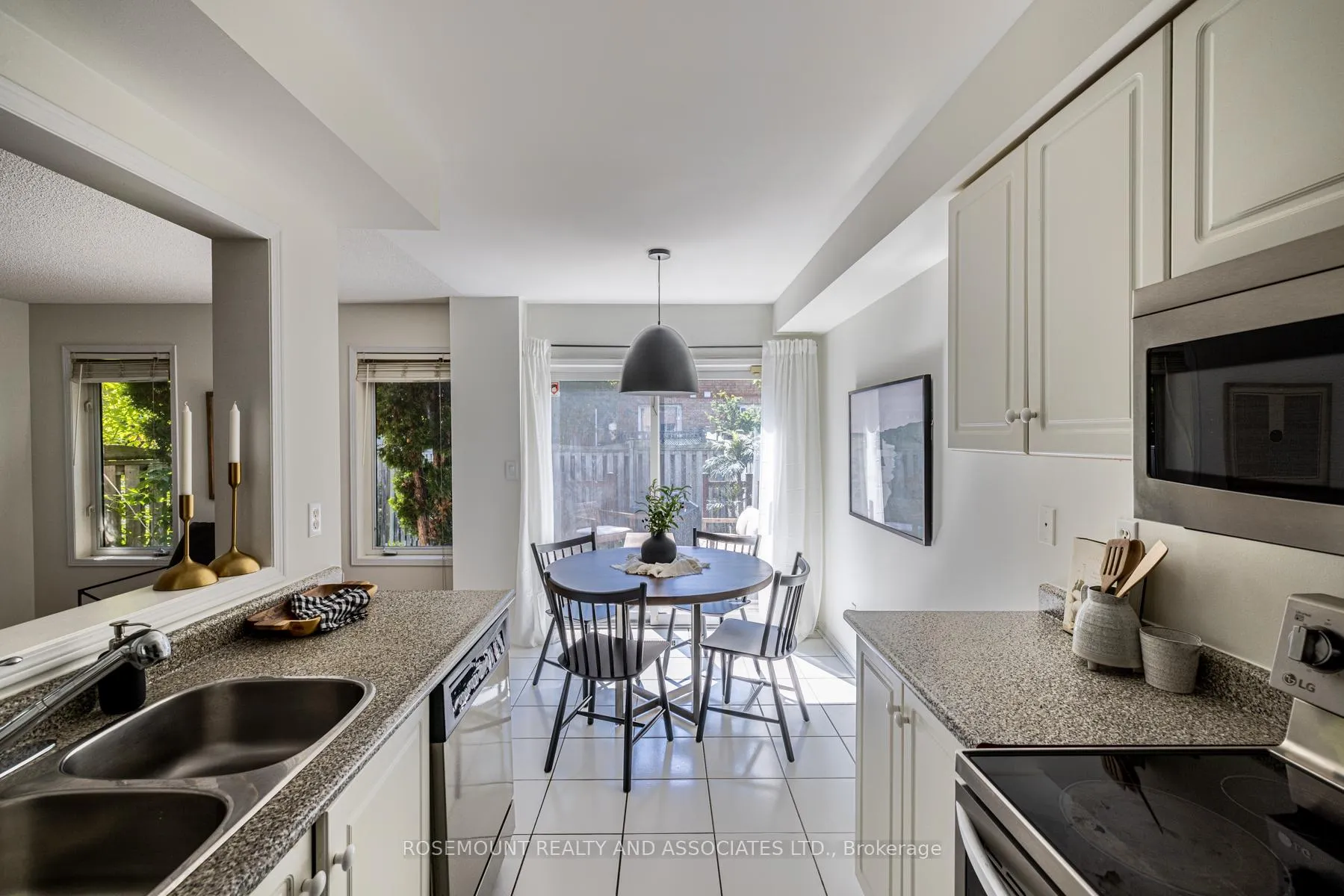 Photo 11 of 5 Playfair Road, Whitby, Downtown Whitby — HOMEH