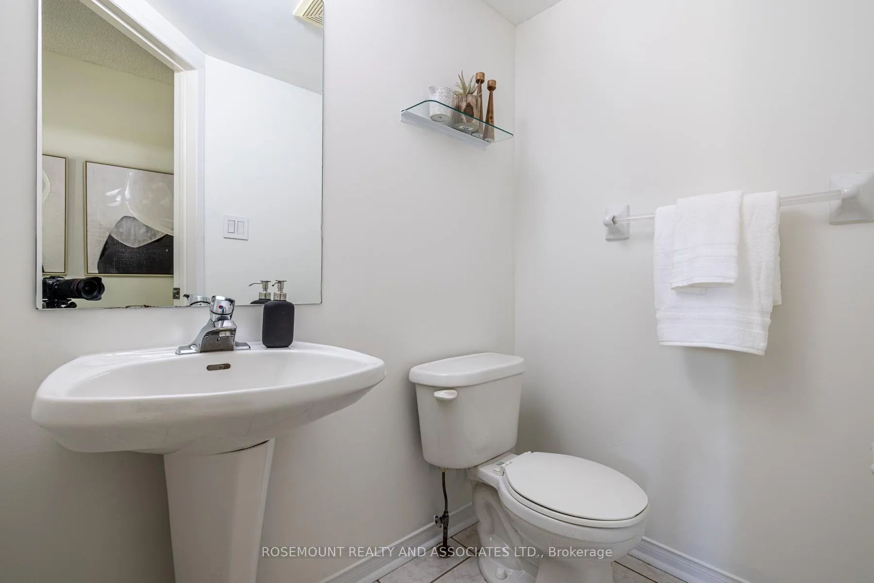 Photo 13 of 5 Playfair Road, Whitby, Downtown Whitby — HOMEH