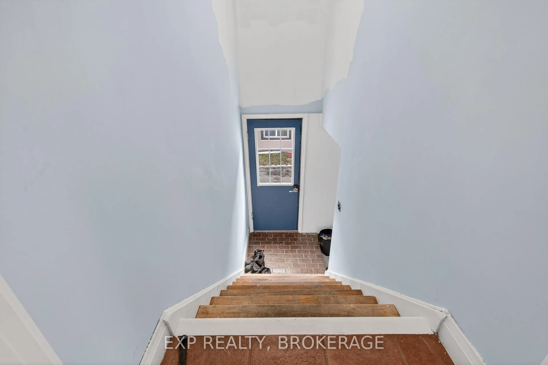 Photo 21 of 43 Carleton Street, Kingston, East of Sir John A. Blvd — HOMEH
