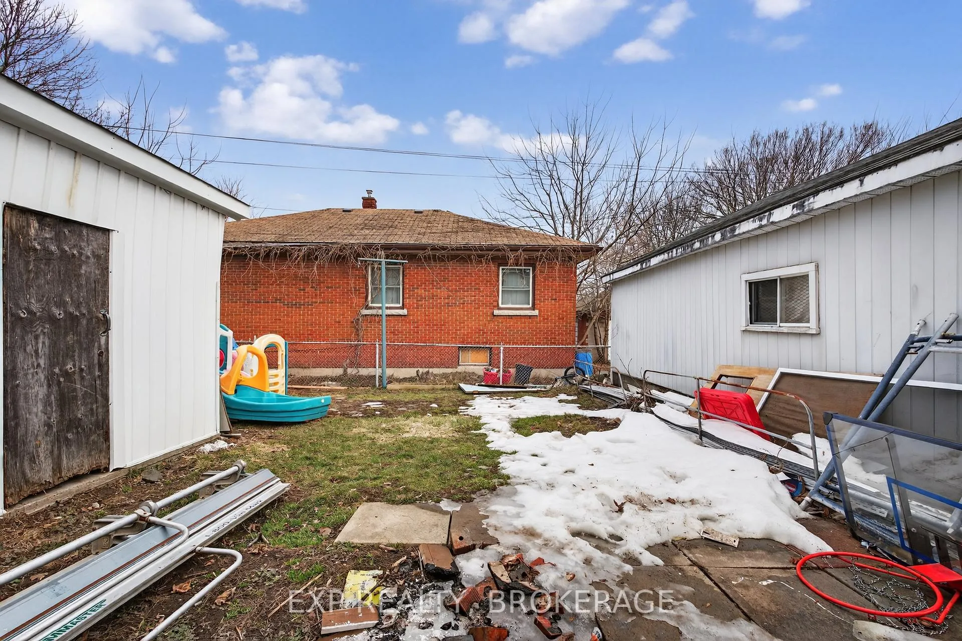 Photo 22 of 43 Carleton Street, Kingston, East of Sir John A. Blvd — HOMEH