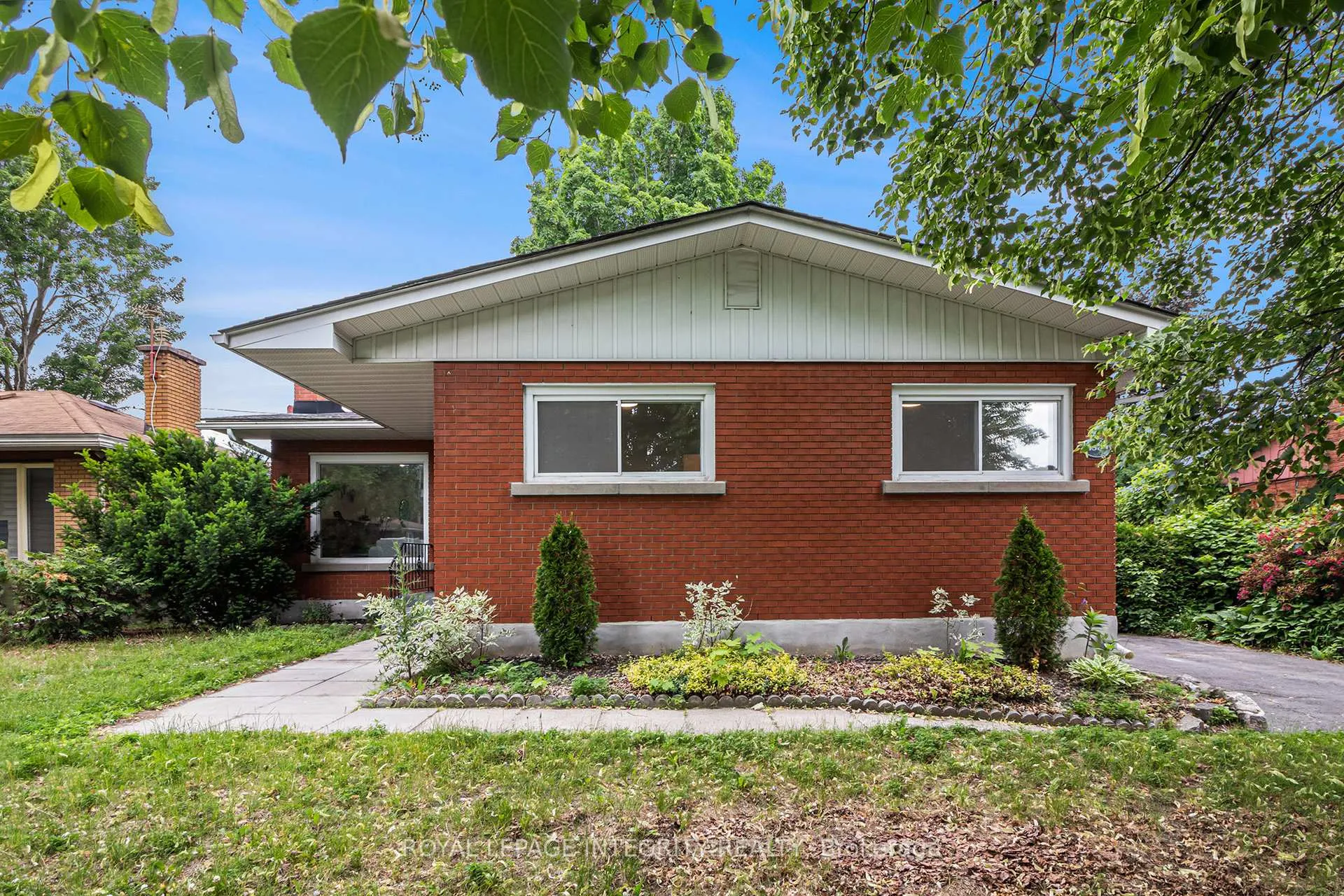Photo 2 of 2389 Sheldon Avenue, Ottawa, Queensway Terrace South/Ridgeview — HOMEH