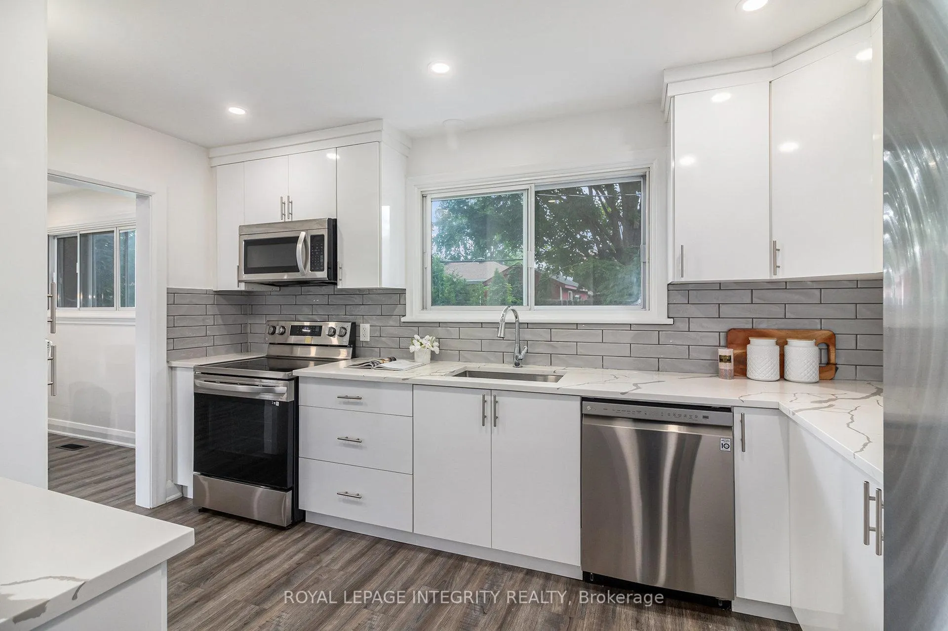 Photo 12 of 2389 Sheldon Avenue, Ottawa, Queensway Terrace South/Ridgeview — HOMEH