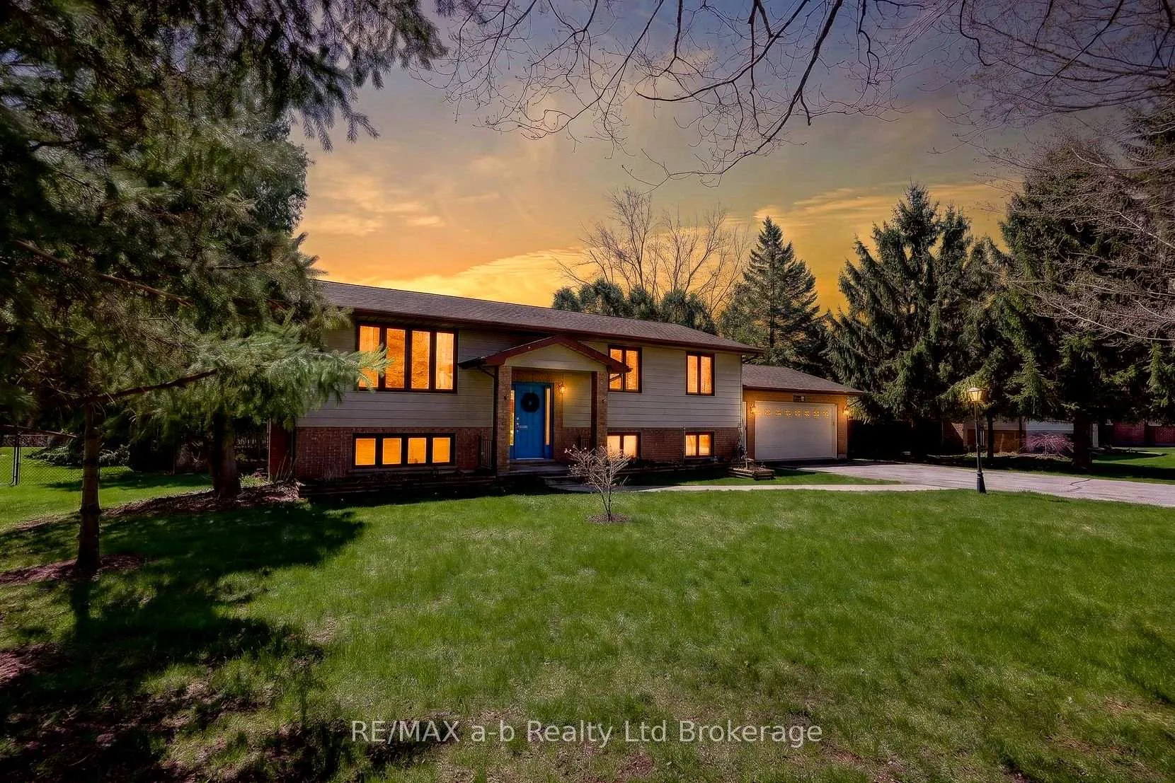 Photo 1 of 2487 Mossley Drive, Thames Centre, Mossley — HOMEH