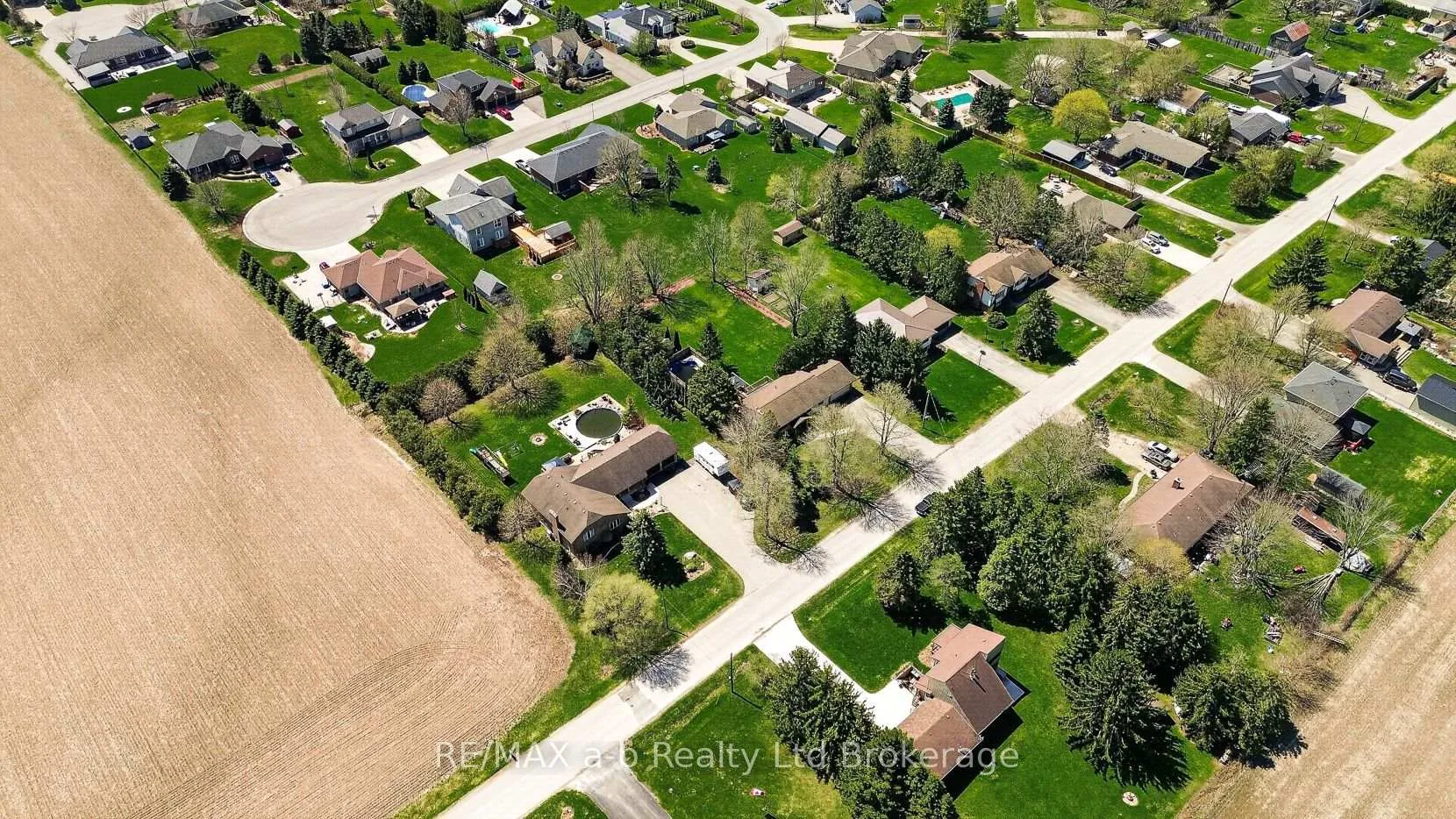 Photo 7 of 2487 Mossley Drive, Thames Centre, Mossley — HOMEH