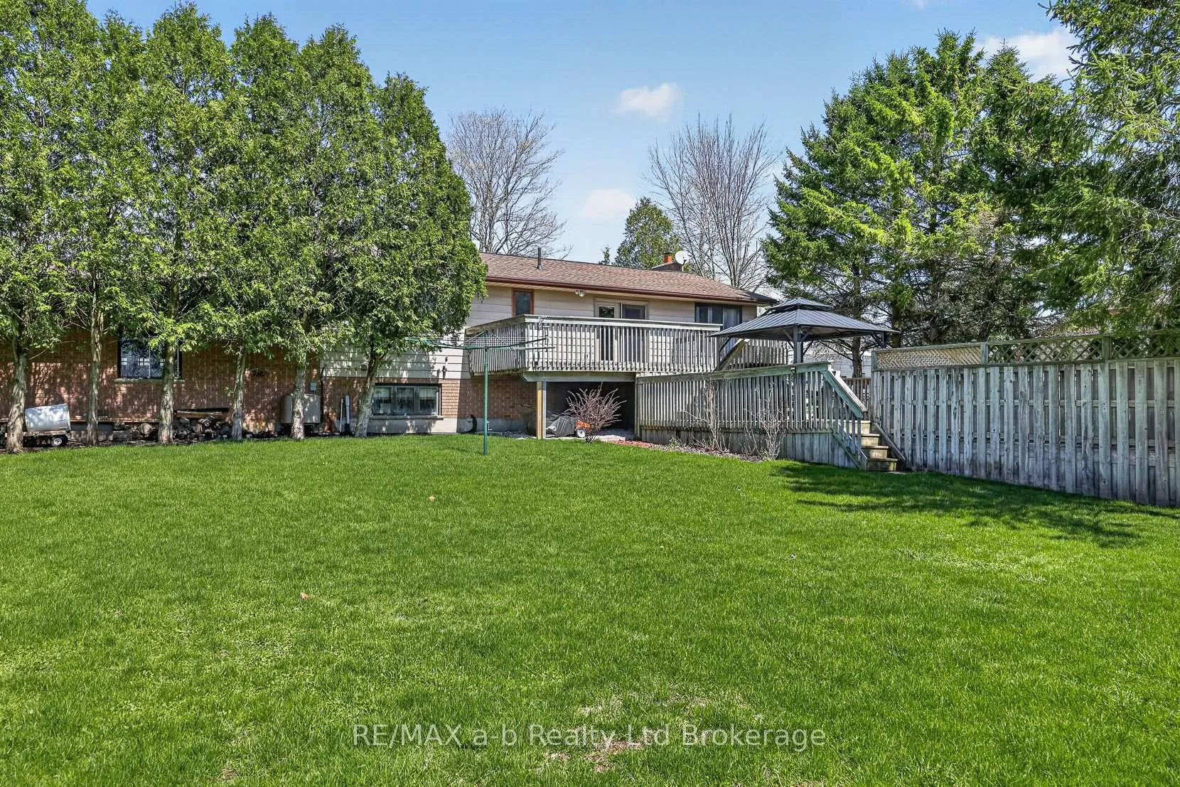 Photo 11 of 2487 Mossley Drive, Thames Centre, Mossley — HOMEH