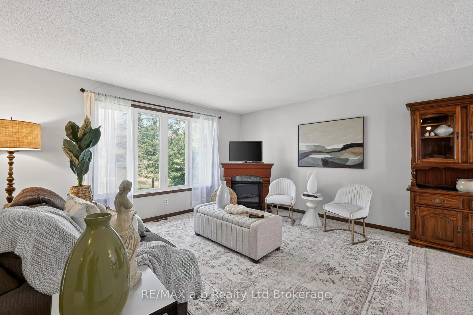Photo 15 of 2487 Mossley Drive, Thames Centre, Mossley — HOMEH