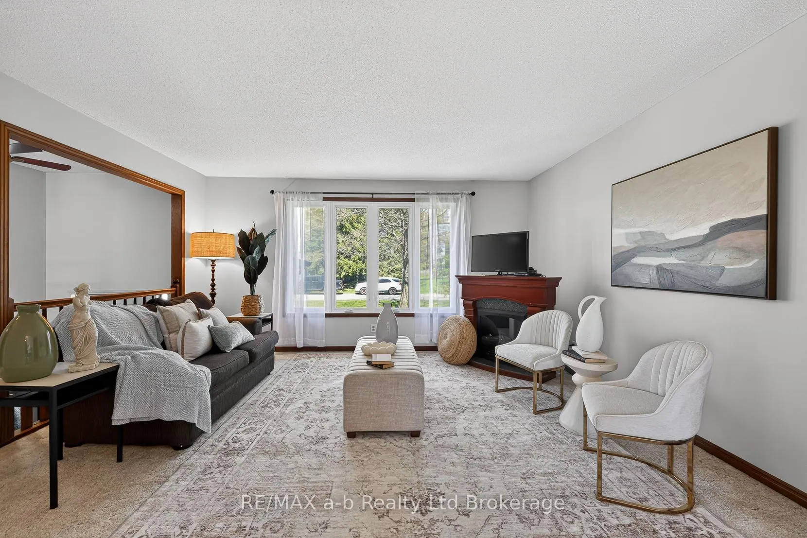 Photo 16 of 2487 Mossley Drive, Thames Centre, Mossley — HOMEH