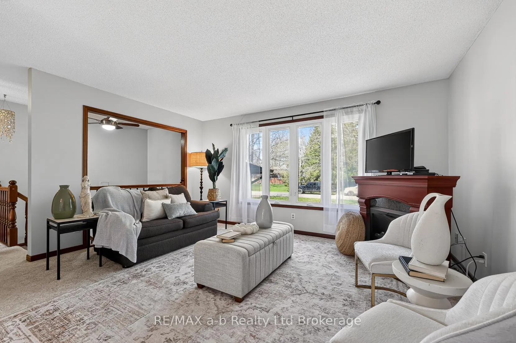 Photo 17 of 2487 Mossley Drive, Thames Centre, Mossley — HOMEH