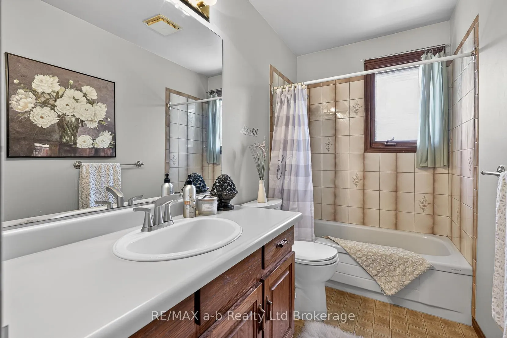Photo 25 of 2487 Mossley Drive, Thames Centre, Mossley — HOMEH