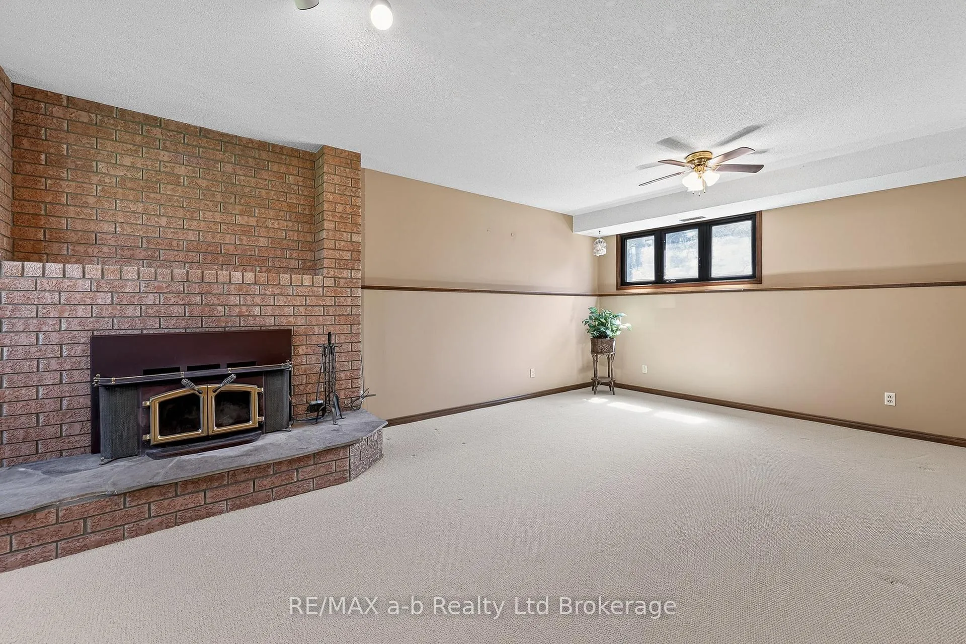 Photo 31 of 2487 Mossley Drive, Thames Centre, Mossley — HOMEH