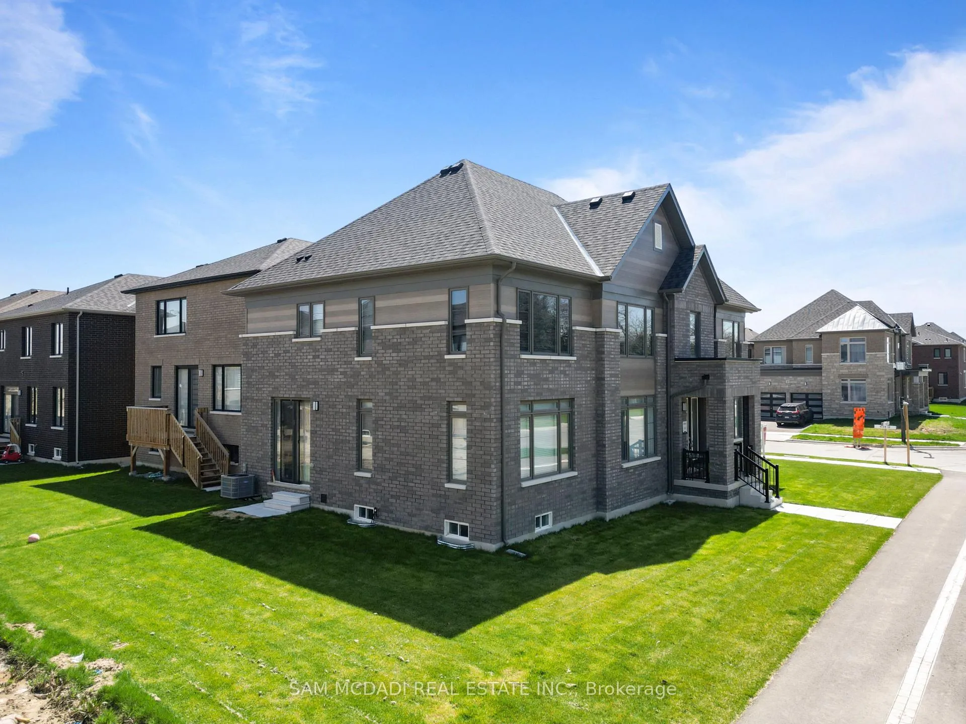 Photo 16 of 3 Blain Drive, Hamilton, Rural Glanbrook — HOMEH