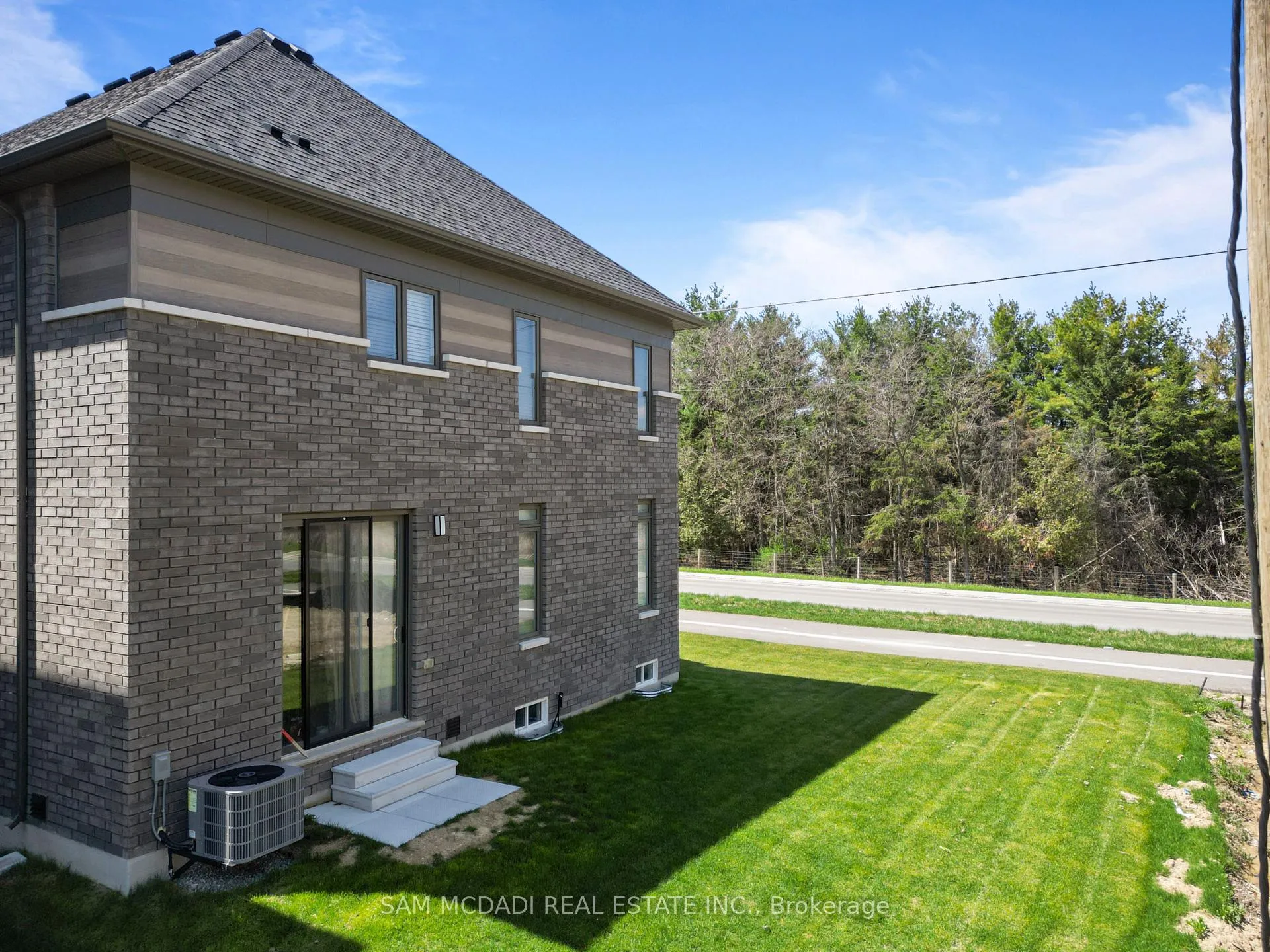 Photo 18 of 3 Blain Drive, Hamilton, Rural Glanbrook — HOMEH