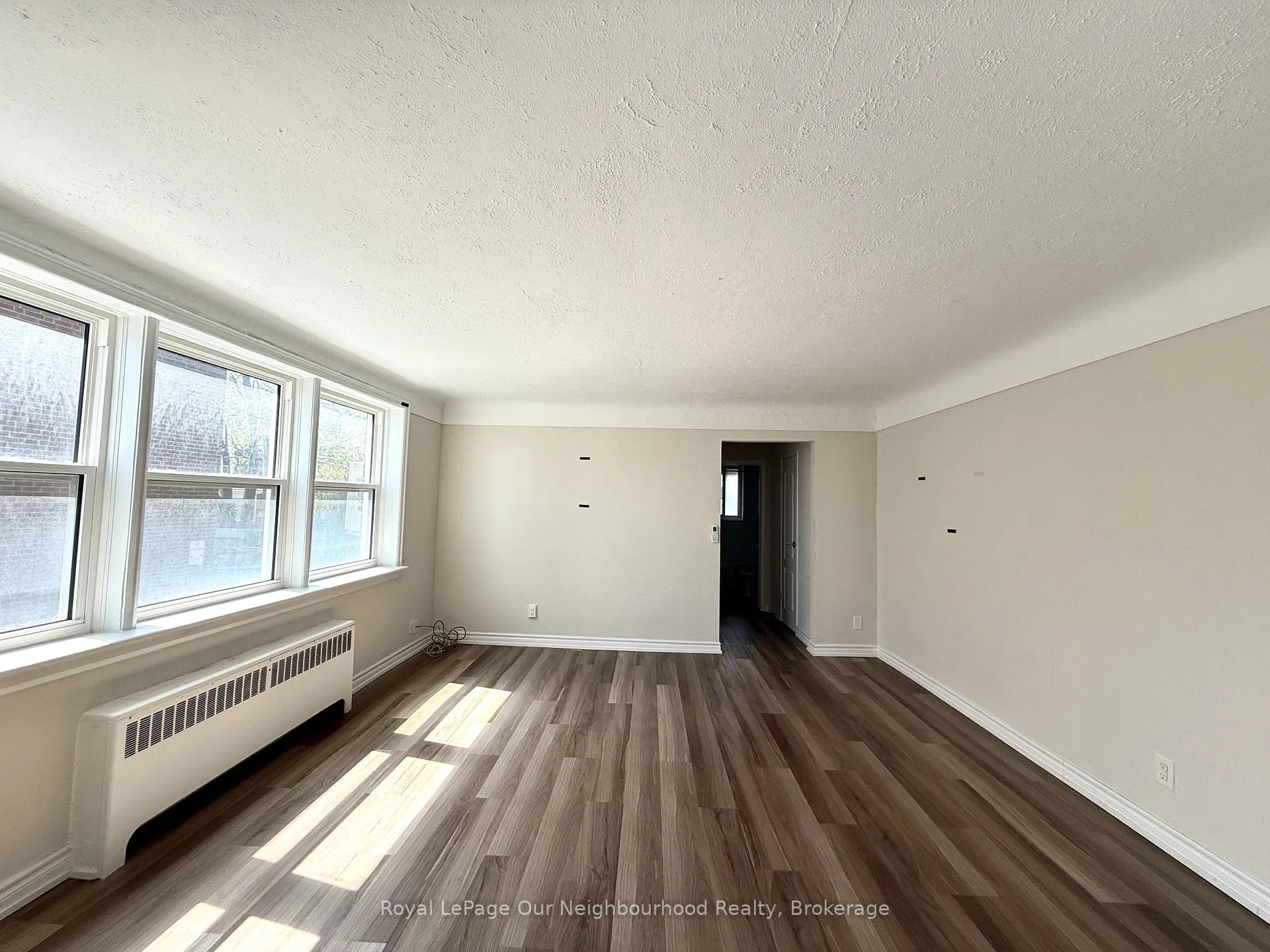 Photo 4 of Unit 1, 10 Crosthwaite Avenue S, Hamilton, Bartonville — HOMEH