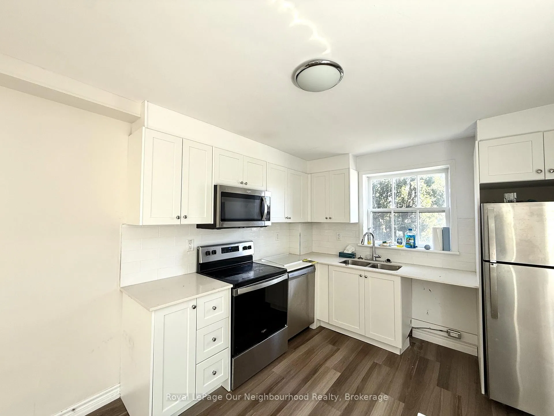 Photo 5 of Unit 1, 10 Crosthwaite Avenue S, Hamilton, Bartonville — HOMEH