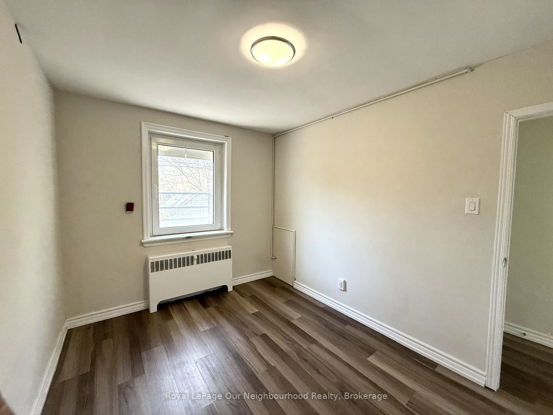 Photo 7 of Unit 1, 10 Crosthwaite Avenue S, Hamilton, Bartonville — HOMEH