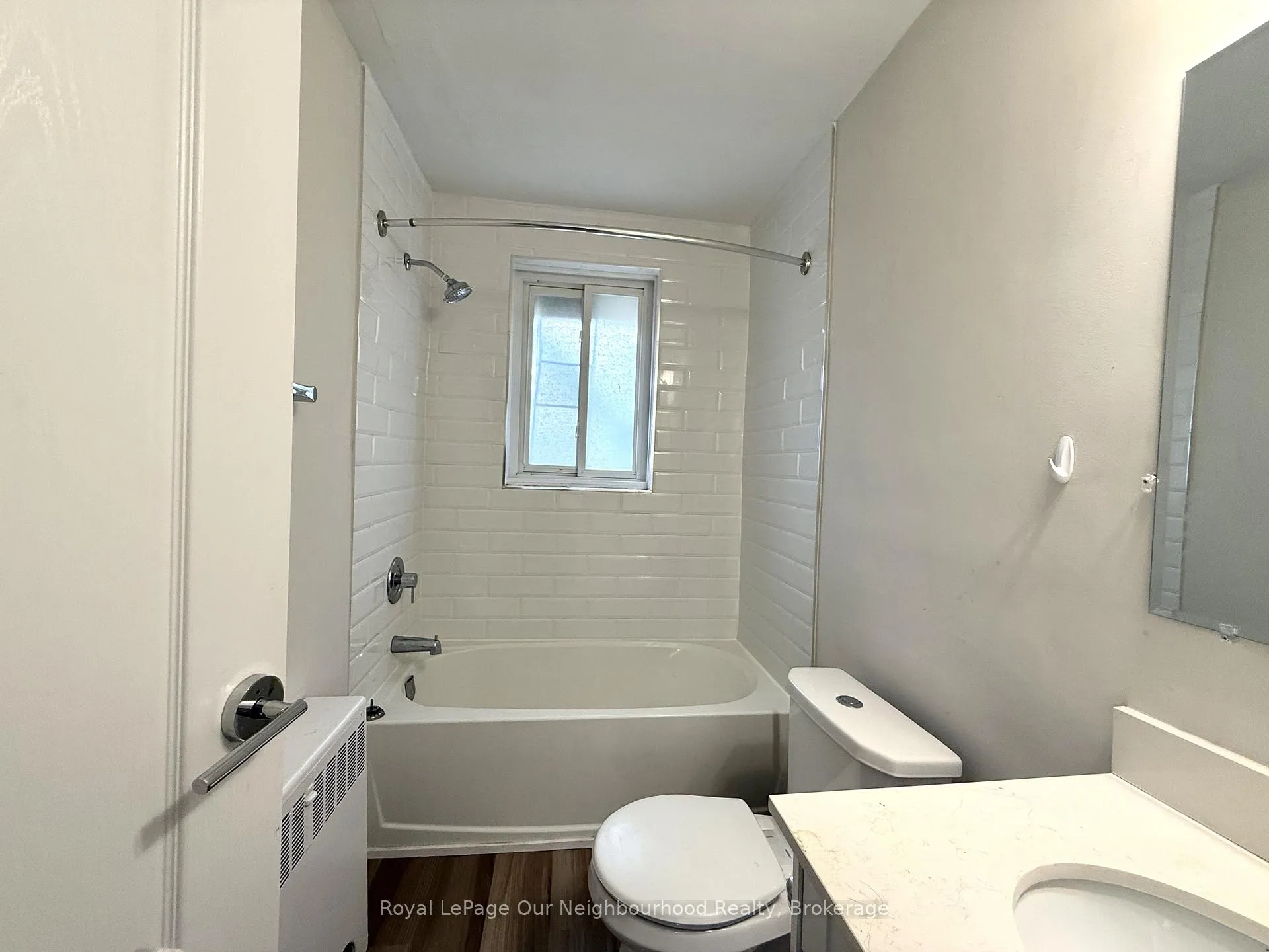 Photo 8 of Unit 1, 10 Crosthwaite Avenue S, Hamilton, Bartonville — HOMEH