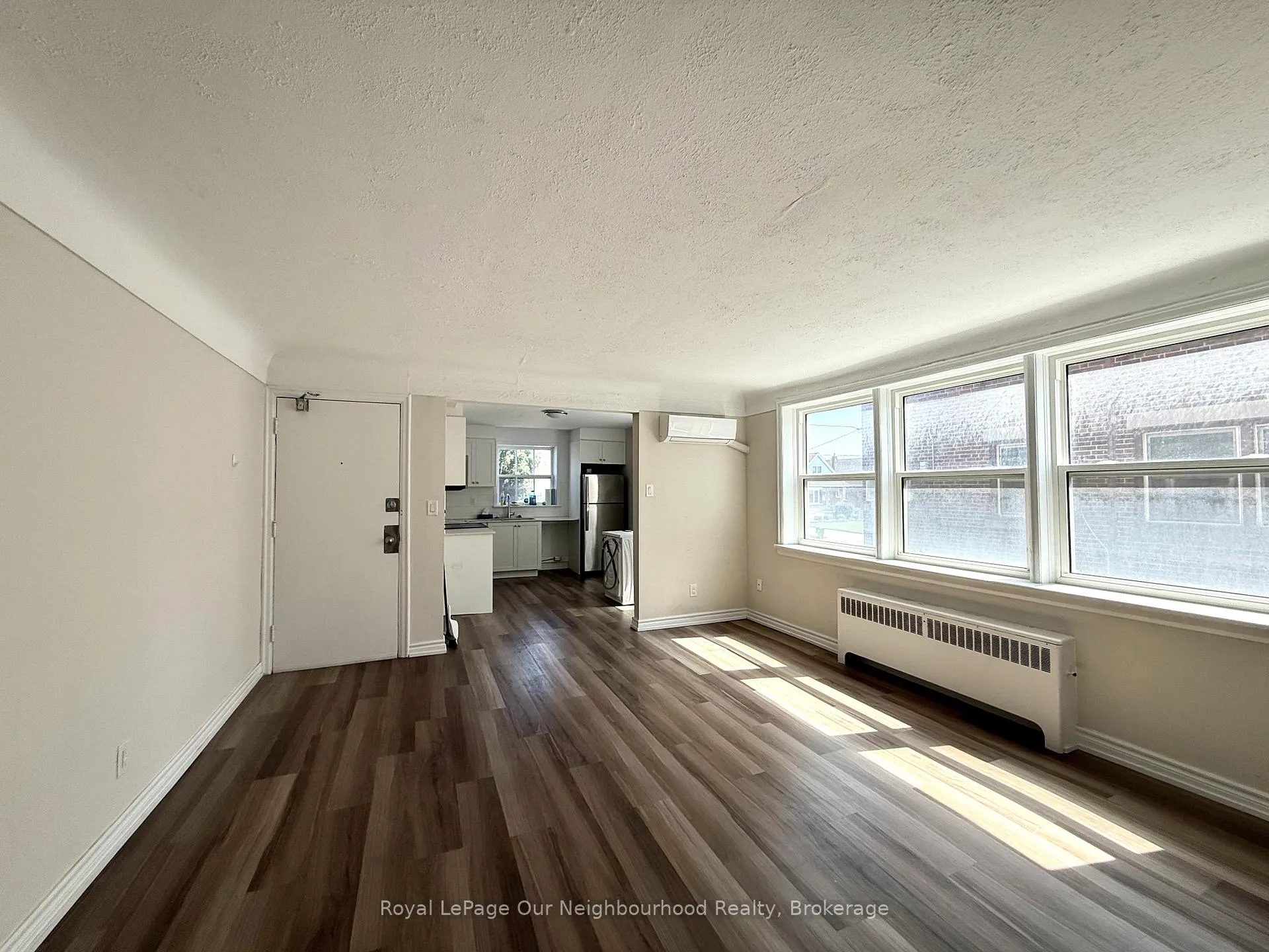 Photo 10 of Unit 1, 10 Crosthwaite Avenue S, Hamilton, Bartonville — HOMEH
