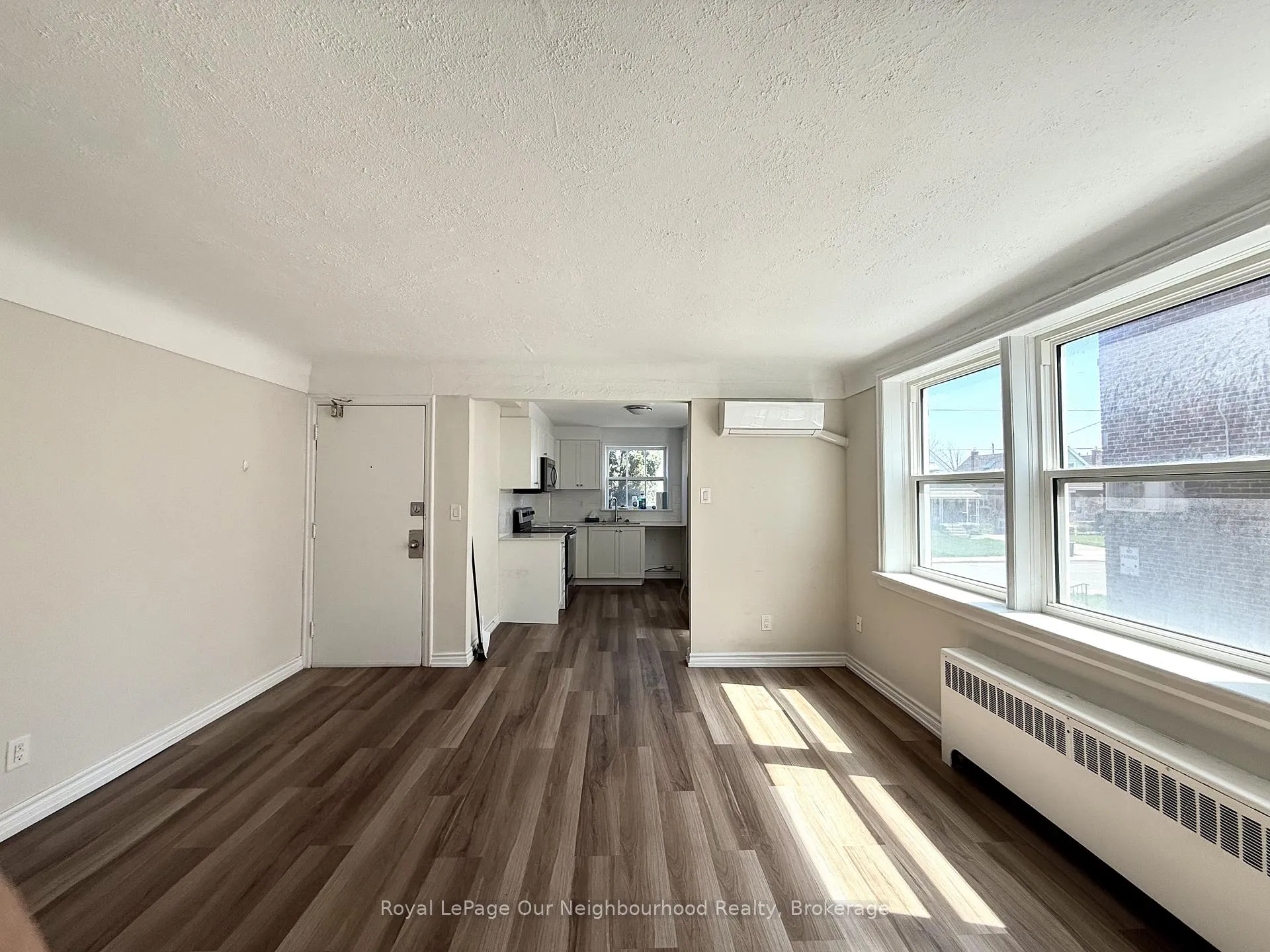Photo 11 of Unit 1, 10 Crosthwaite Avenue S, Hamilton, Bartonville — HOMEH
