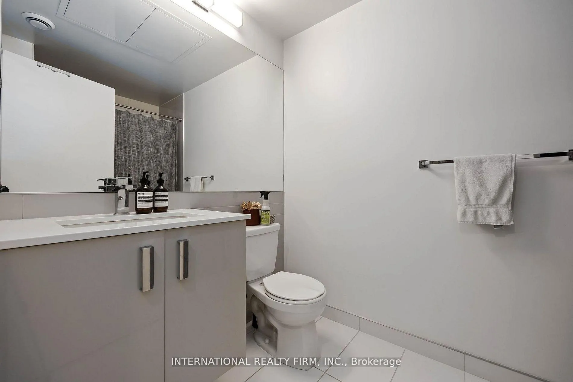 Photo 14 of Unit 802, 10 Gibbs Road, Etobicoke, Islington-City Centre West — HOMEH
