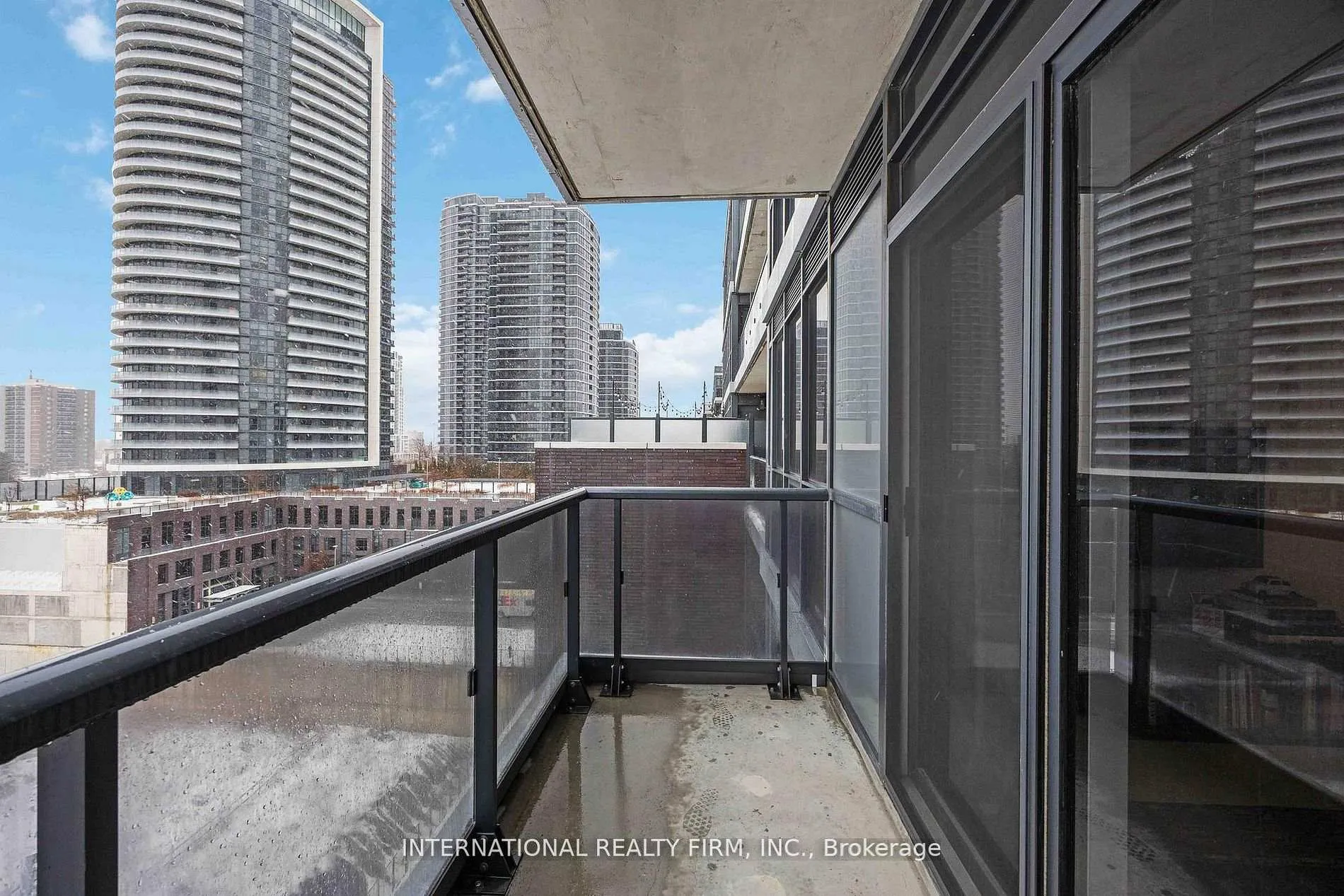 Photo 16 of Unit 802, 10 Gibbs Road, Etobicoke, Islington-City Centre West — HOMEH