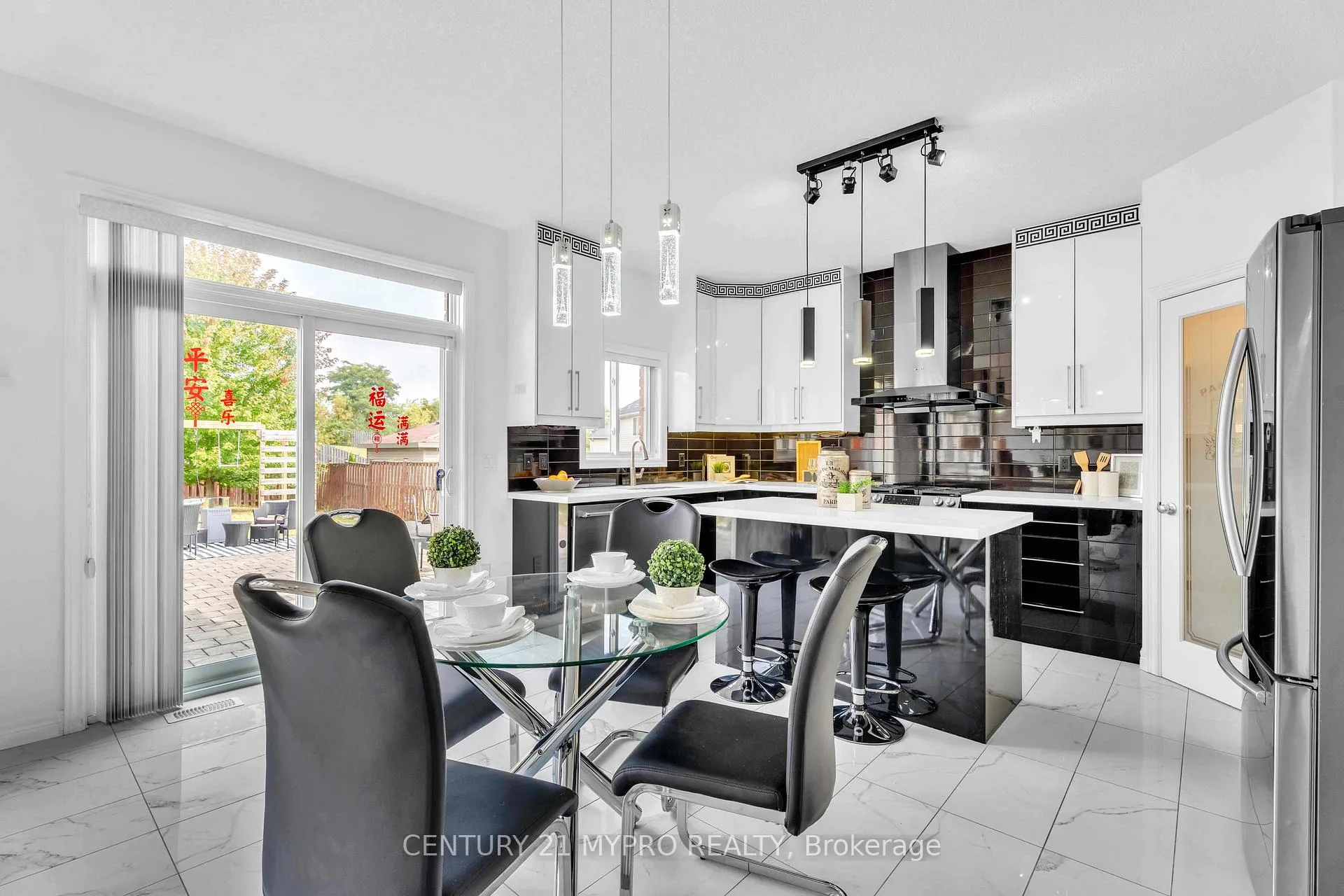 Photo 13 of 1036 Oakcrossing Road, London, North M — HOMEH