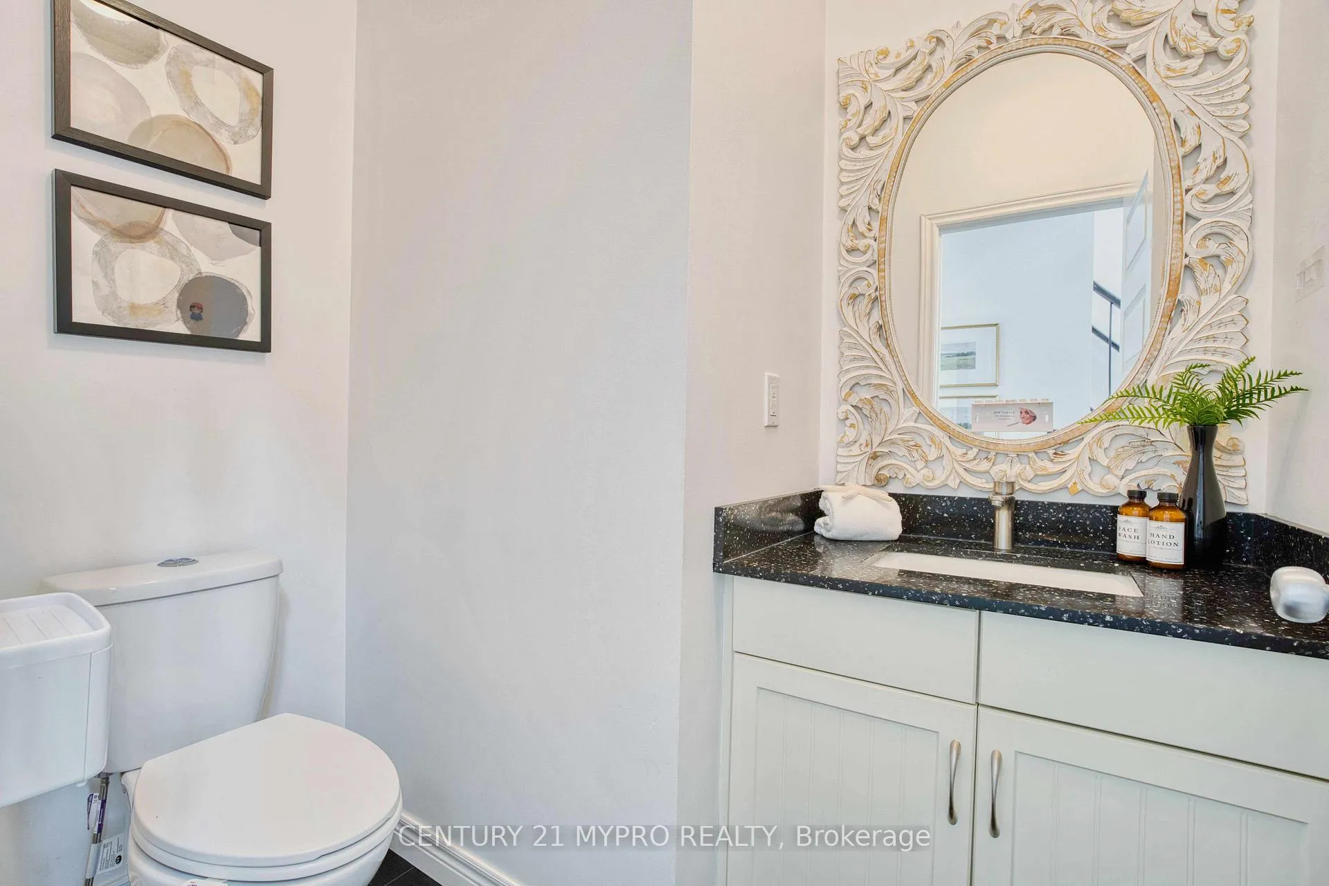 Photo 20 of 1036 Oakcrossing Road, London, North M — HOMEH