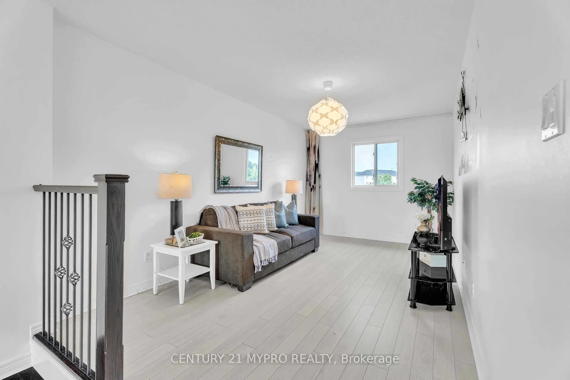 Photo 22 of 1036 Oakcrossing Road, London, North M — HOMEH