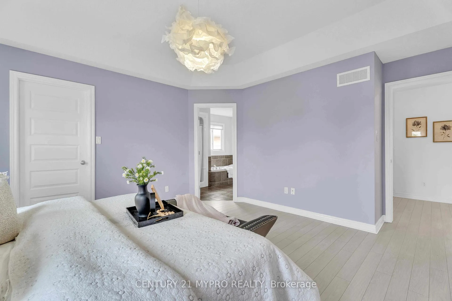 Photo 24 of 1036 Oakcrossing Road, London, North M — HOMEH