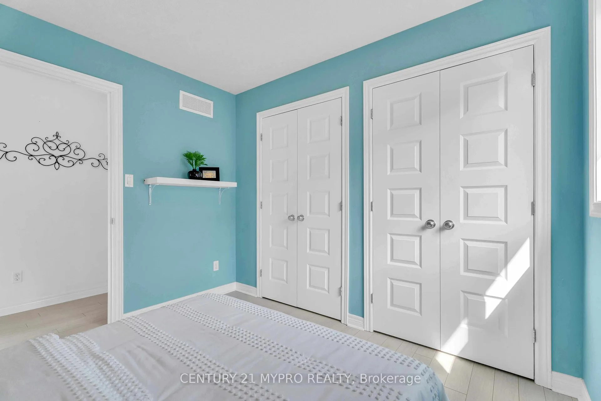 Photo 28 of 1036 Oakcrossing Road, London, North M — HOMEH
