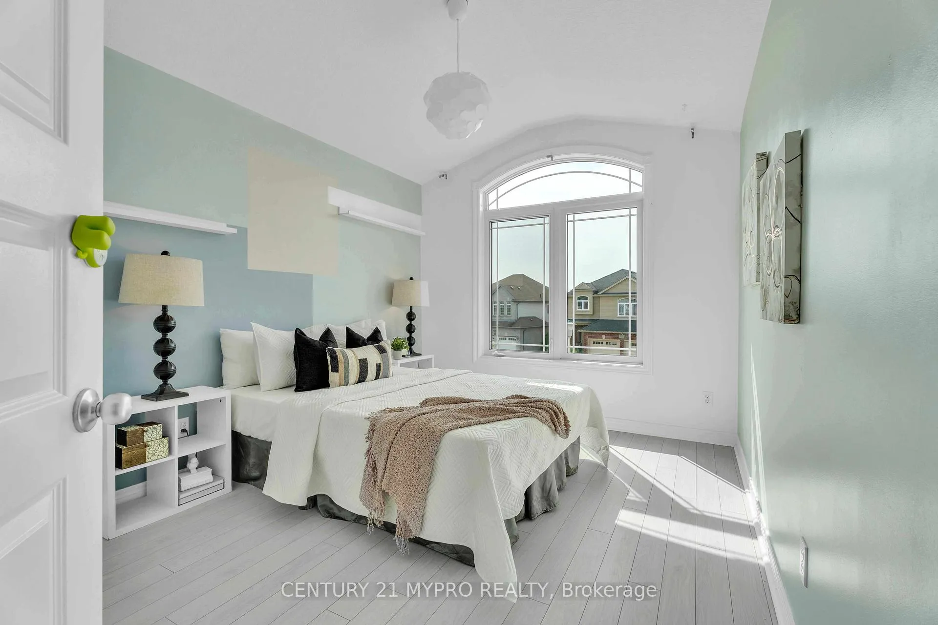 Photo 29 of 1036 Oakcrossing Road, London, North M — HOMEH