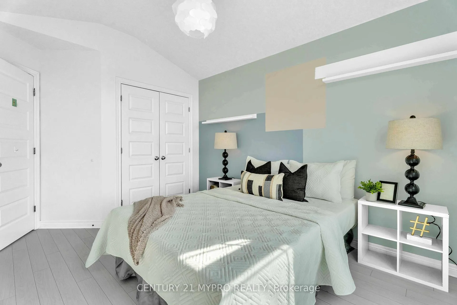 Photo 30 of 1036 Oakcrossing Road, London, North M — HOMEH
