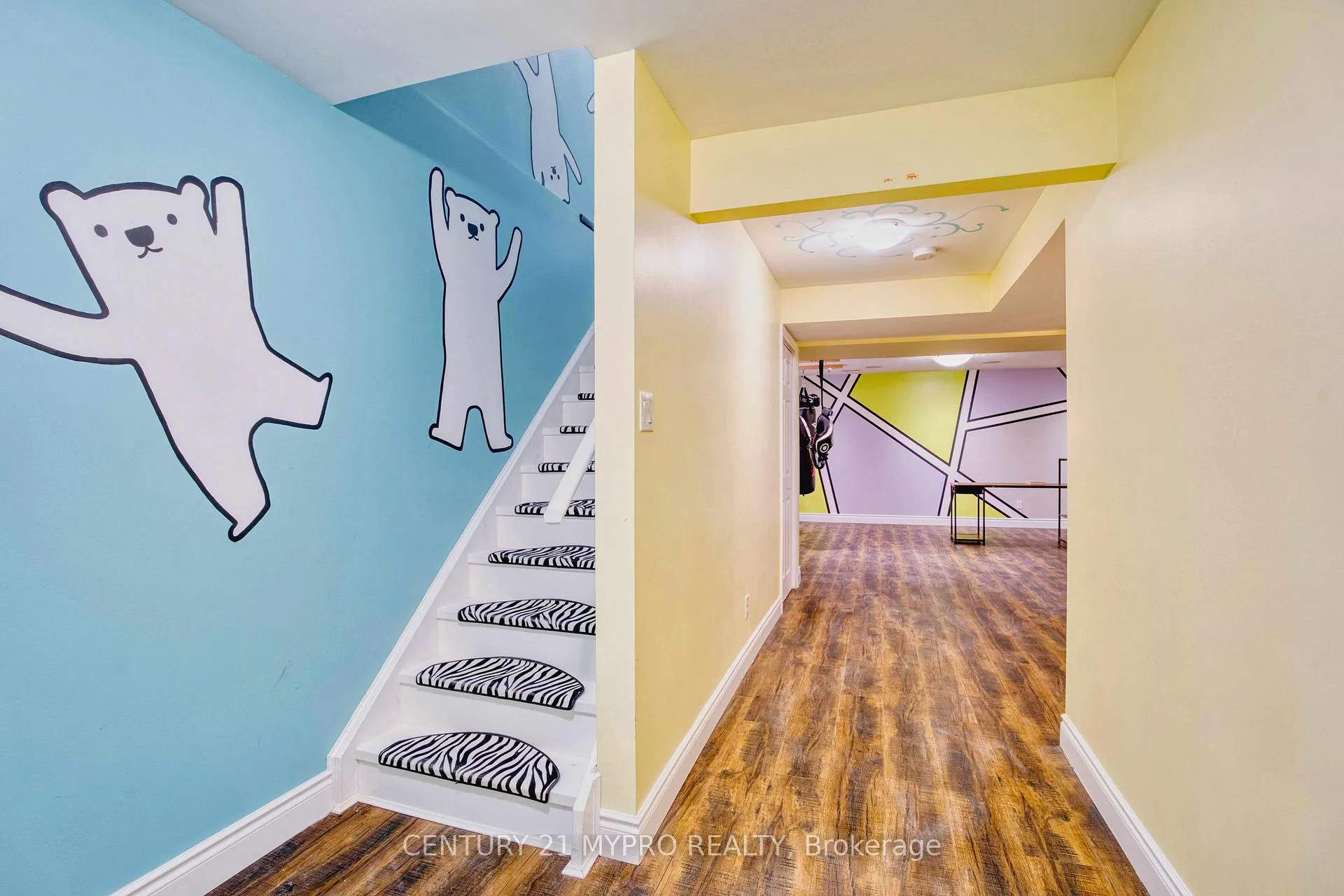 Photo 35 of 1036 Oakcrossing Road, London, North M — HOMEH
