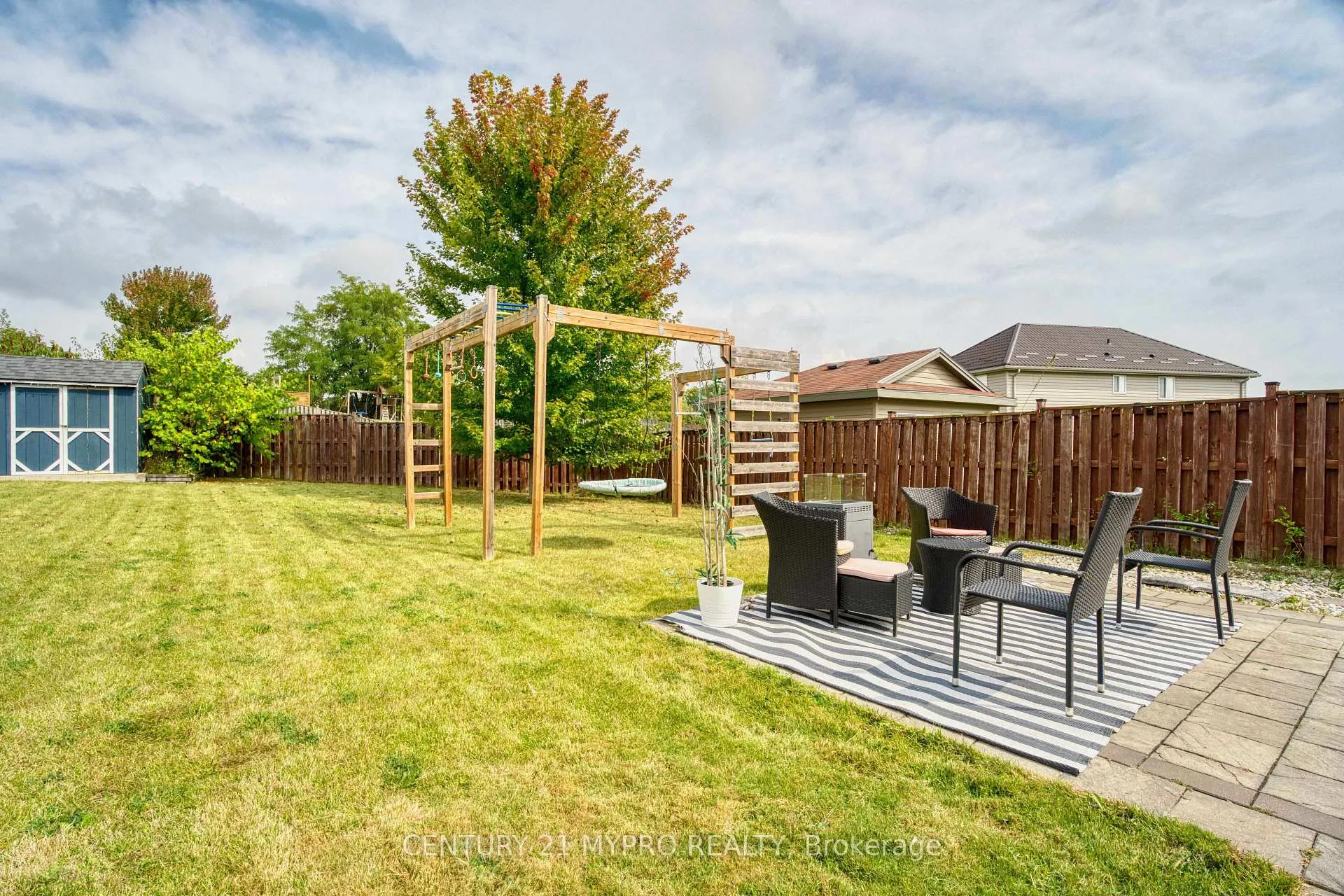 Photo 44 of 1036 Oakcrossing Road, London, North M — HOMEH