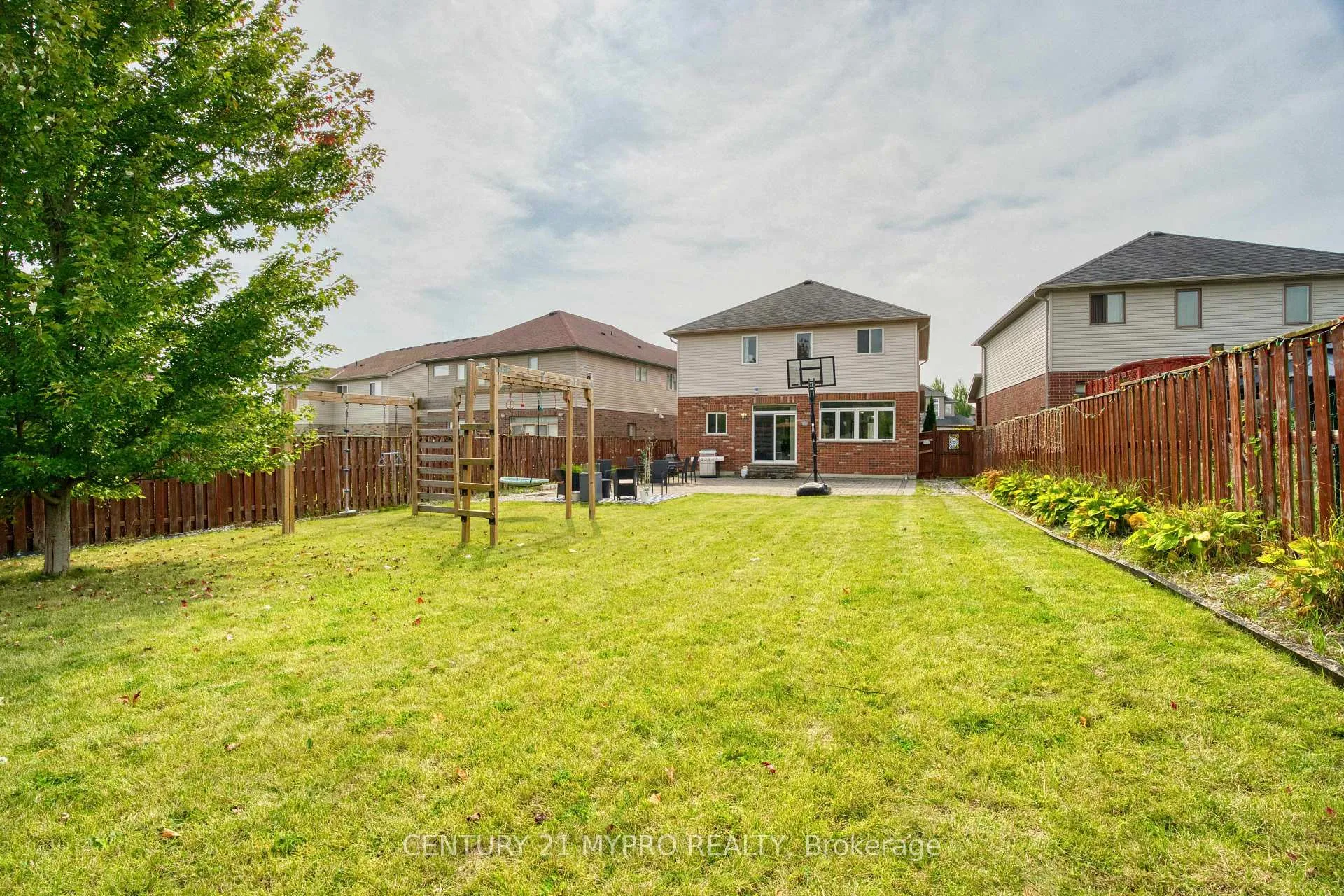 Photo 45 of 1036 Oakcrossing Road, London, North M — HOMEH