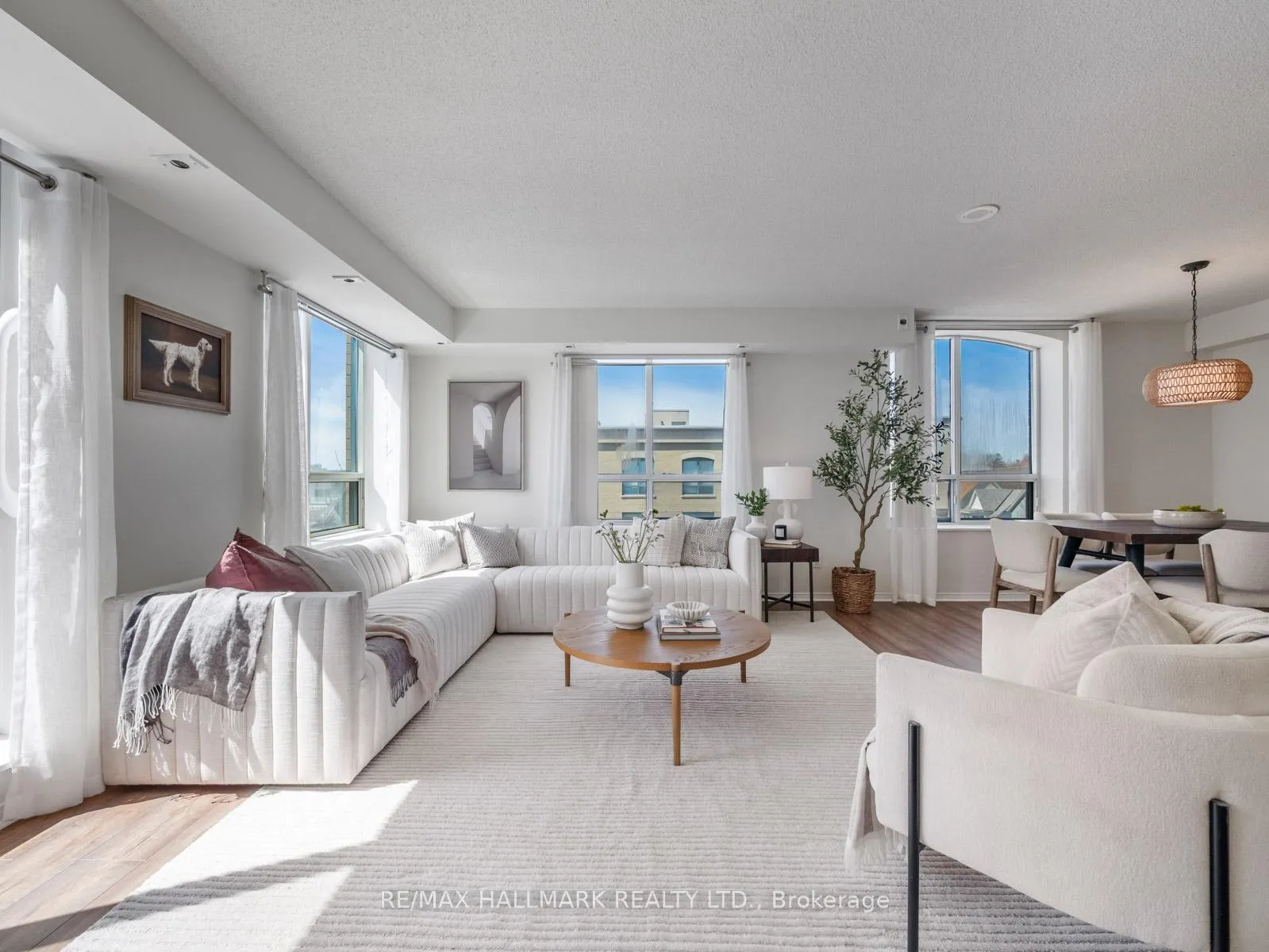 Photo 4 of Unit 403, 1797 Queen Street E, Toronto, The Beaches — HOMEH