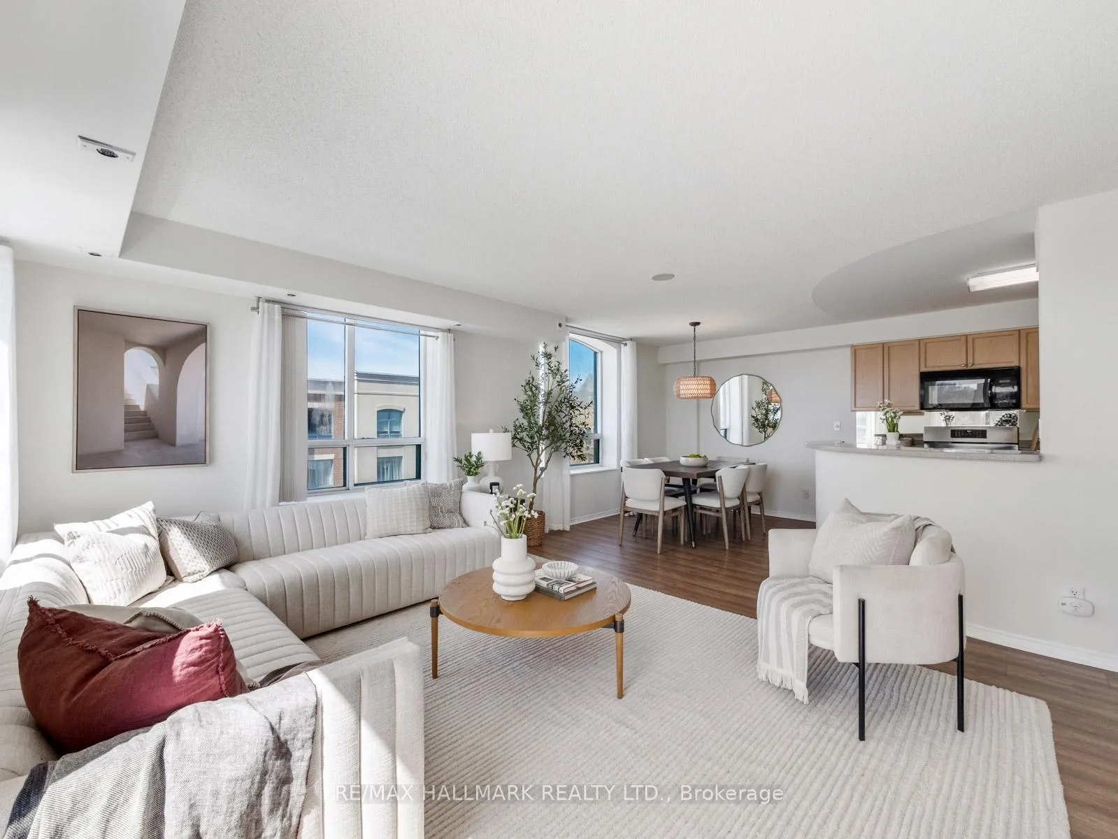 Photo 5 of Unit 403, 1797 Queen Street E, Toronto, The Beaches — HOMEH