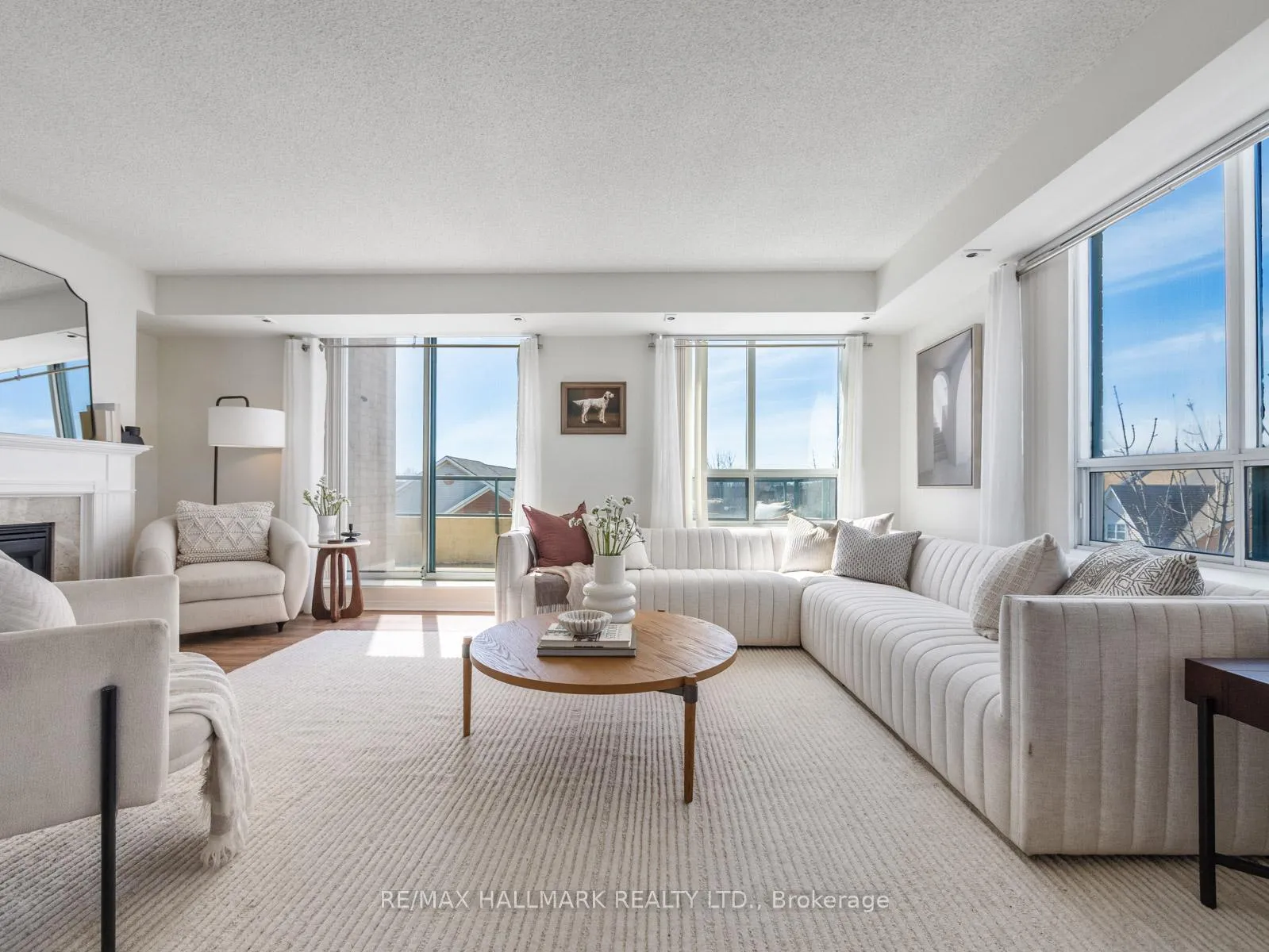 Photo 6 of Unit 403, 1797 Queen Street E, Toronto, The Beaches — HOMEH