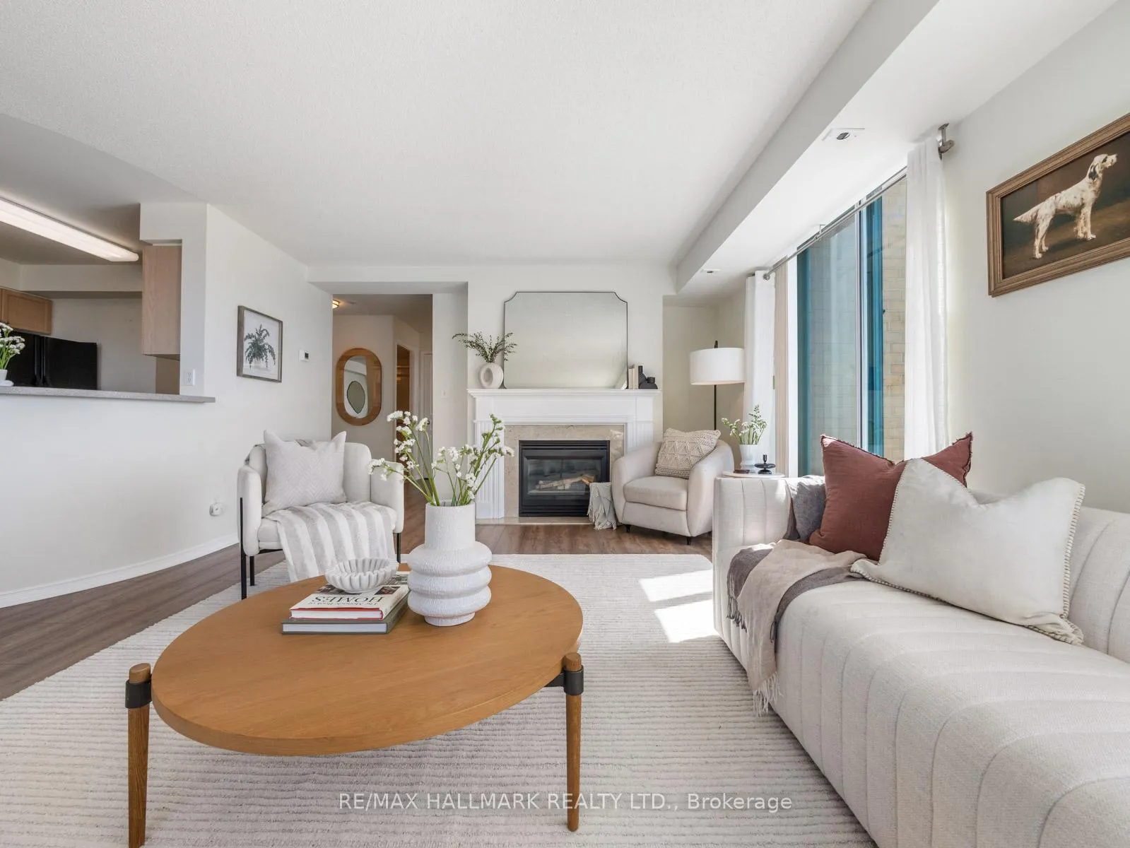 Photo 8 of Unit 403, 1797 Queen Street E, Toronto, The Beaches — HOMEH