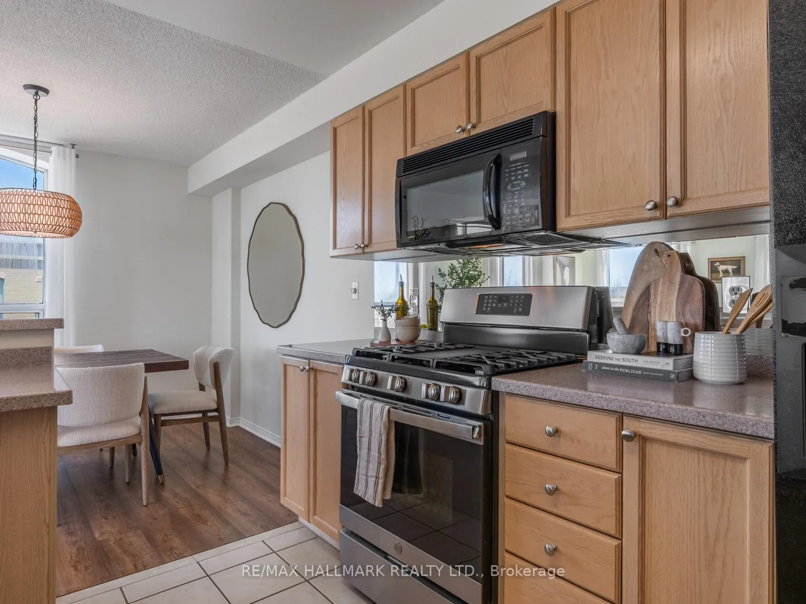 Photo 15 of Unit 403, 1797 Queen Street E, Toronto, The Beaches — HOMEH