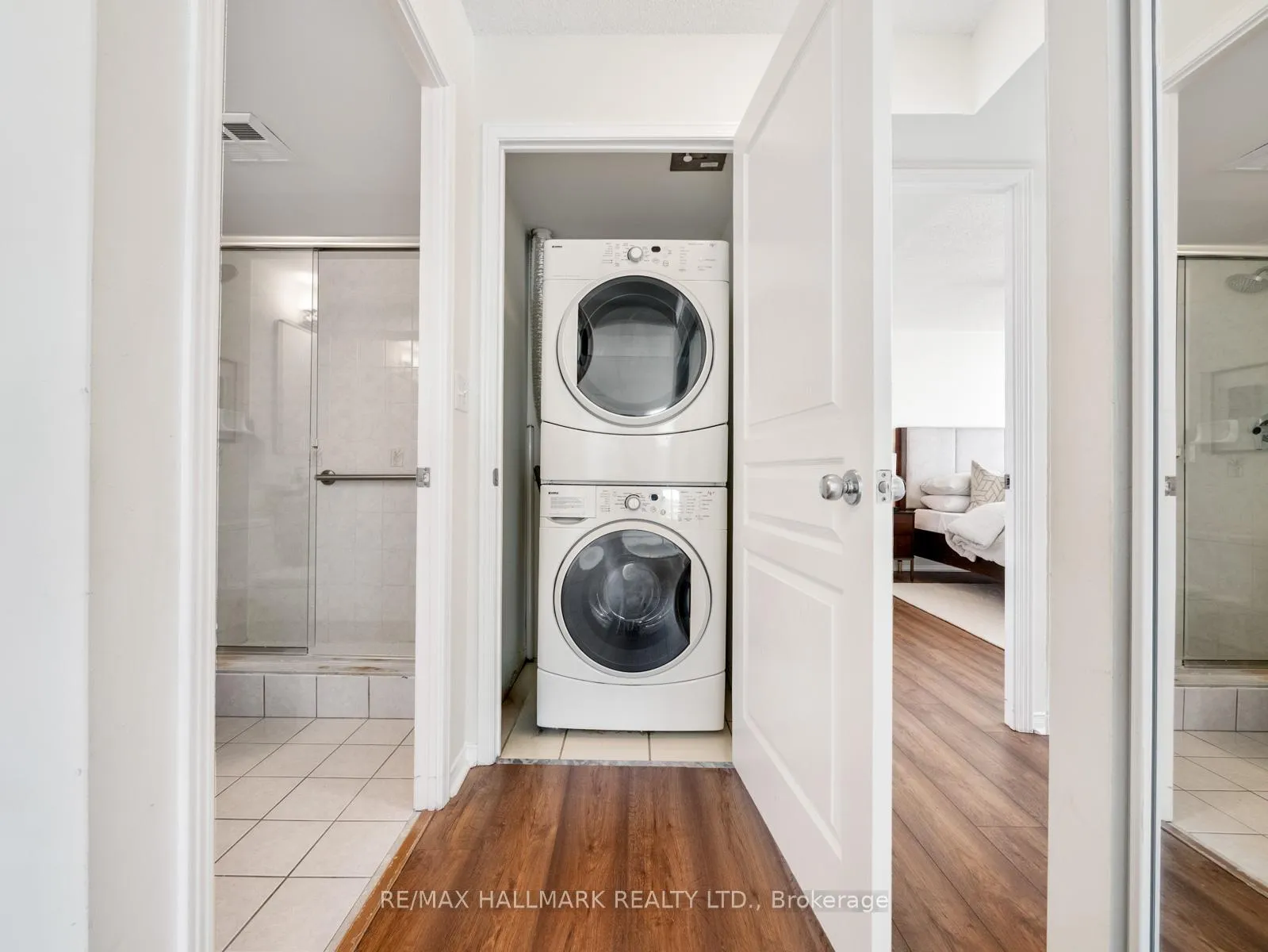 Photo 27 of Unit 403, 1797 Queen Street E, Toronto, The Beaches — HOMEH