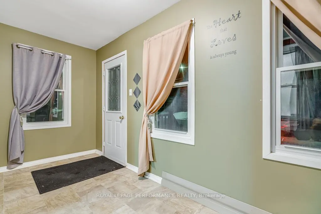 Photo 5 of 231-233 Fifth Street E, Cornwall — HOMEH